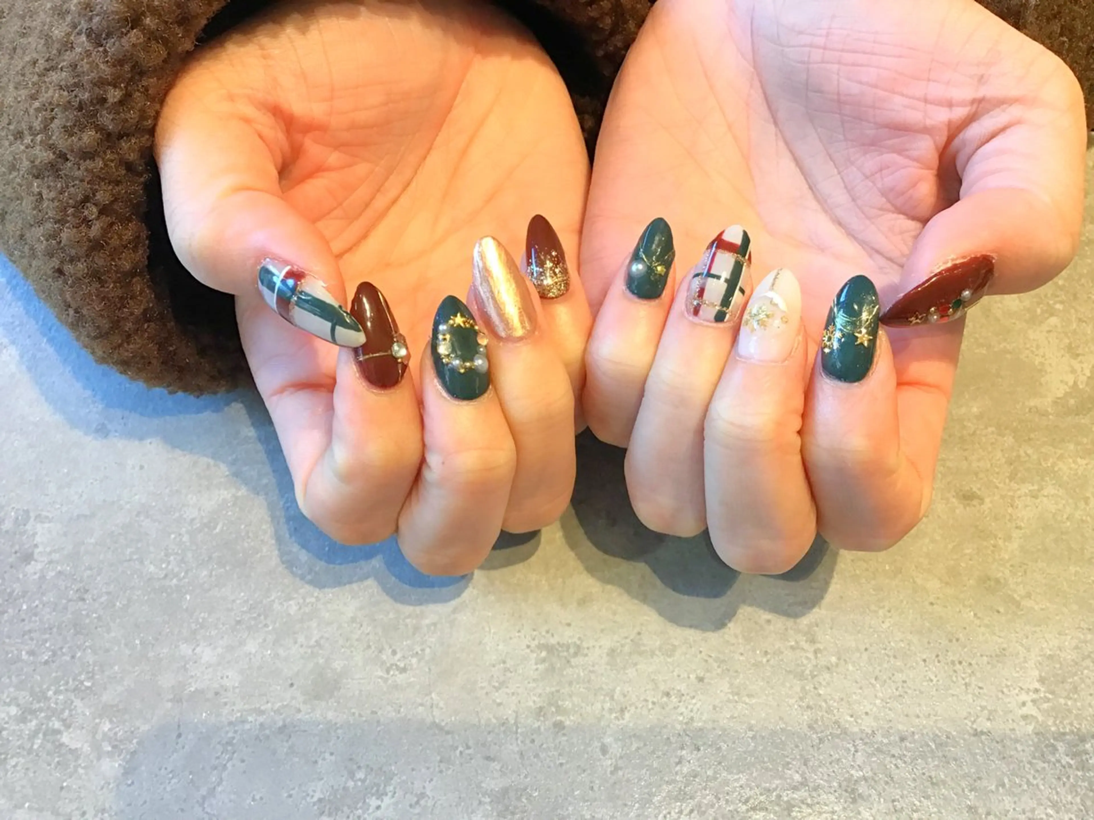 ネイル Nest 岩崎のネイルデザイン