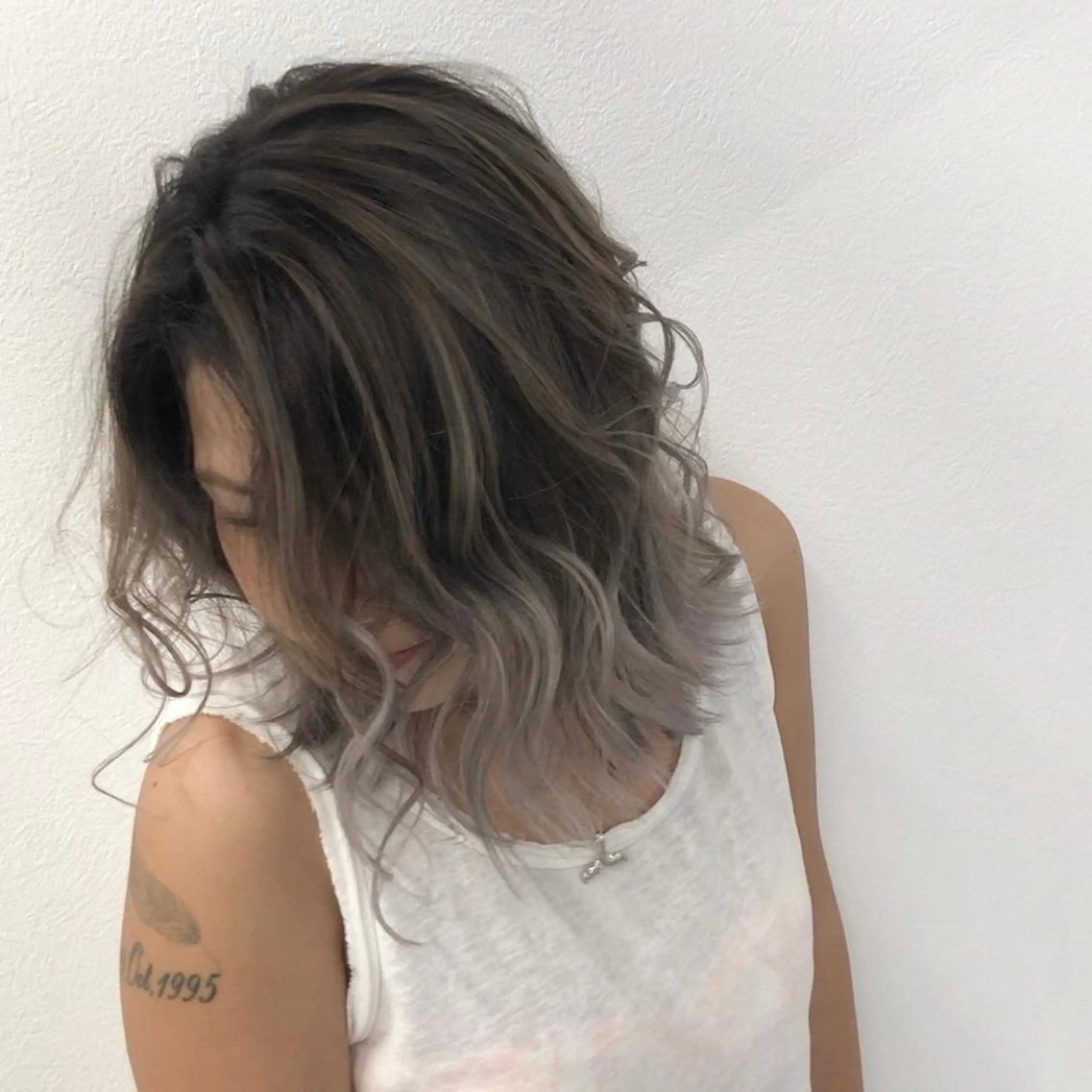 ミディアム カラー ヘアアレンジ ショートボブ シールエクステ バレイヤージュ ブリーチ デザインカラー アンドウ ユウ/ レイヤーカット/韓国のヘアスタイル