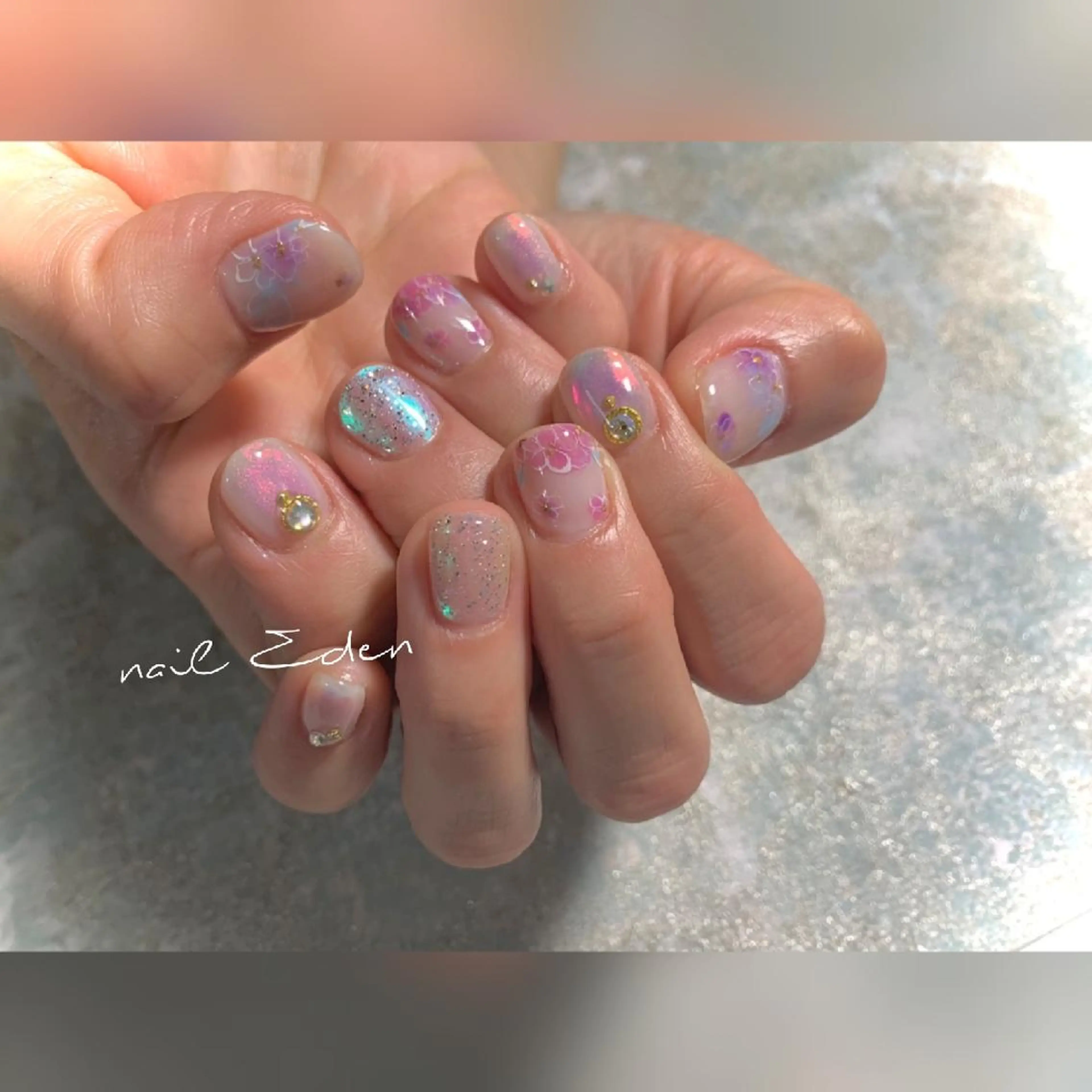 ネイル オーロラネイル ハンドネイル ハンドケア Eden　private nail saron所属・Eden ♾️のネイルデザイン