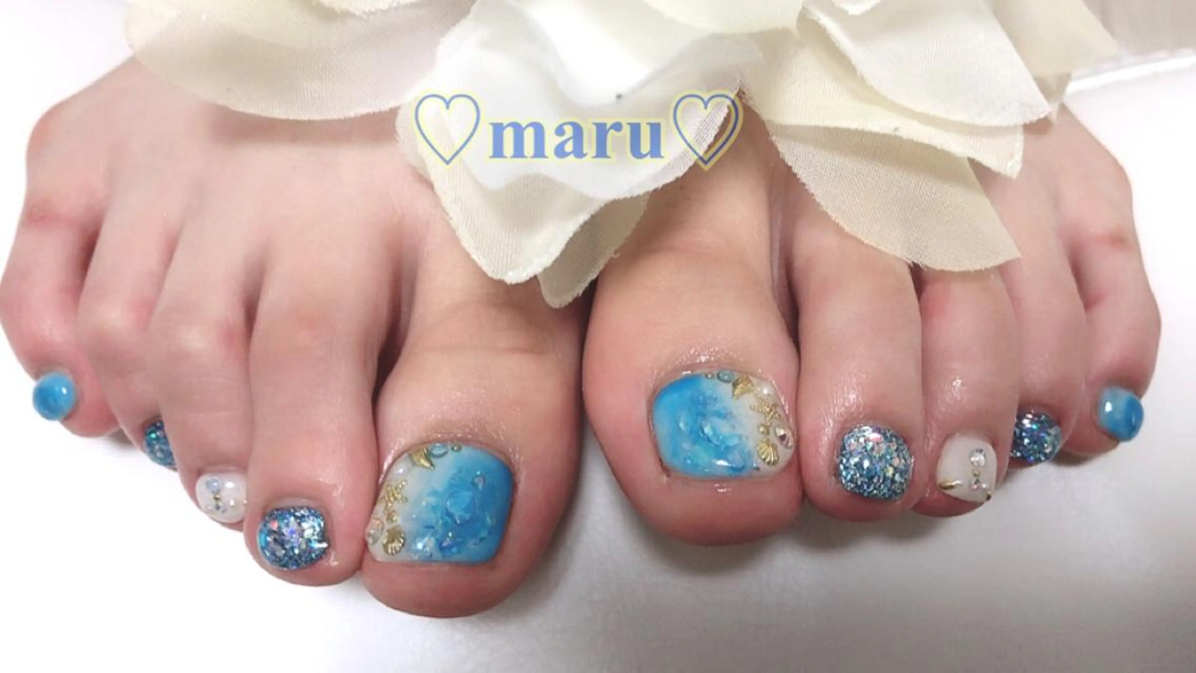 ネイル ハンドネイル フットネイル まるみ ♡のネイルデザイン