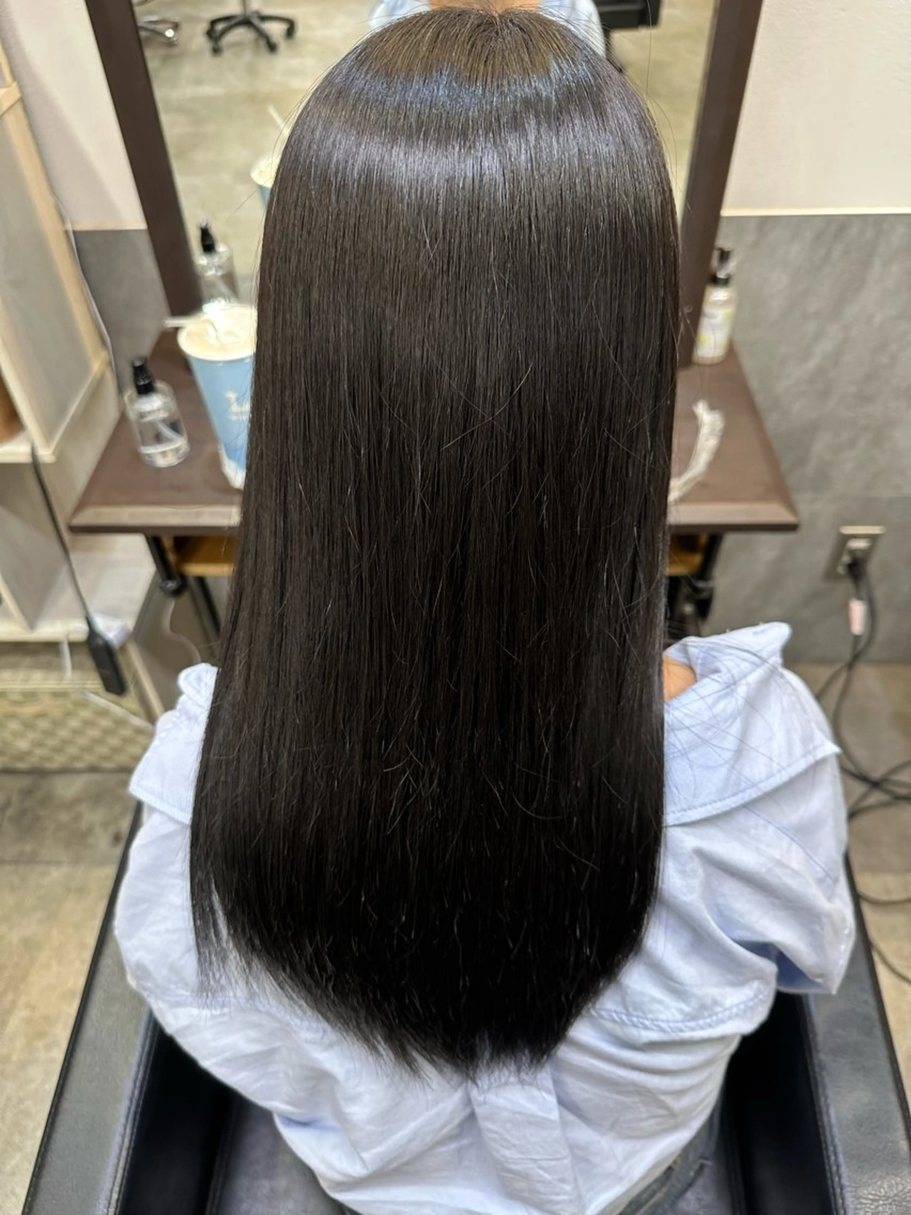 ロング カラー ヘアカラー 伊賀本 夢麻のヘアスタイル