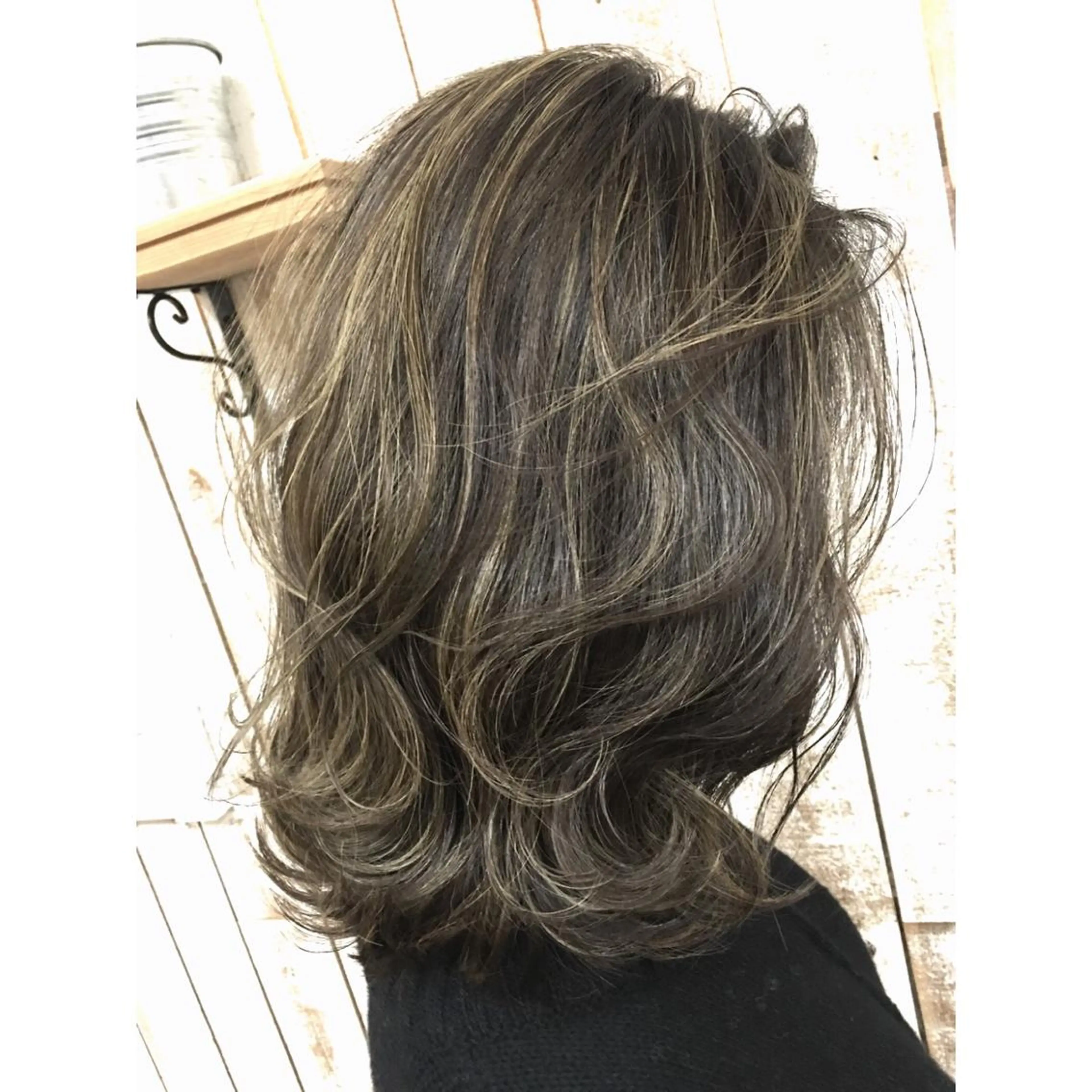 ミディアム カラー ベージュカラー ヘアカラー トリートメント 井上 一平のヘアスタイル