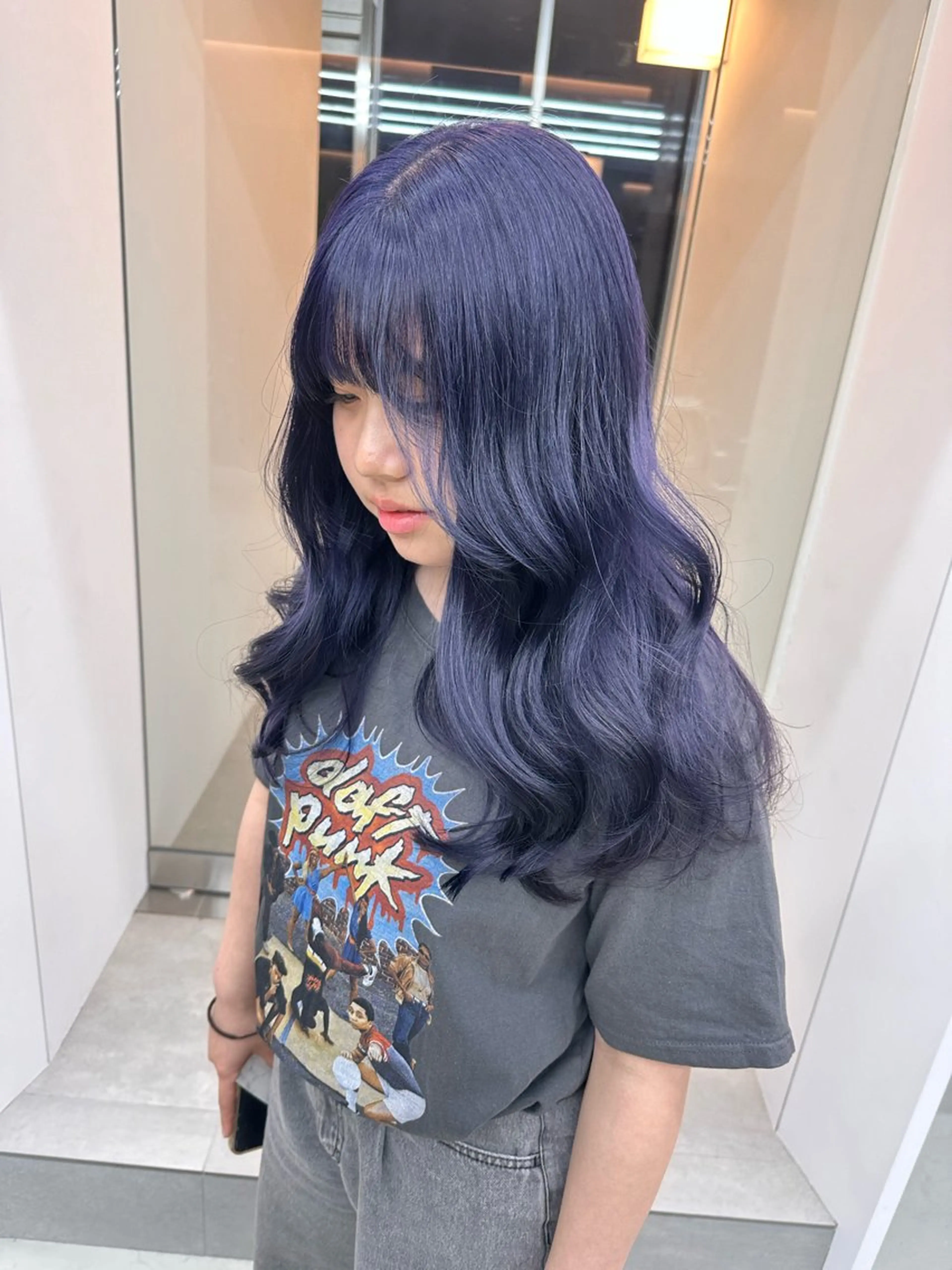 ロング カラー ブリーチ カット ヘアカラー 染谷 遥花のヘアスタイル