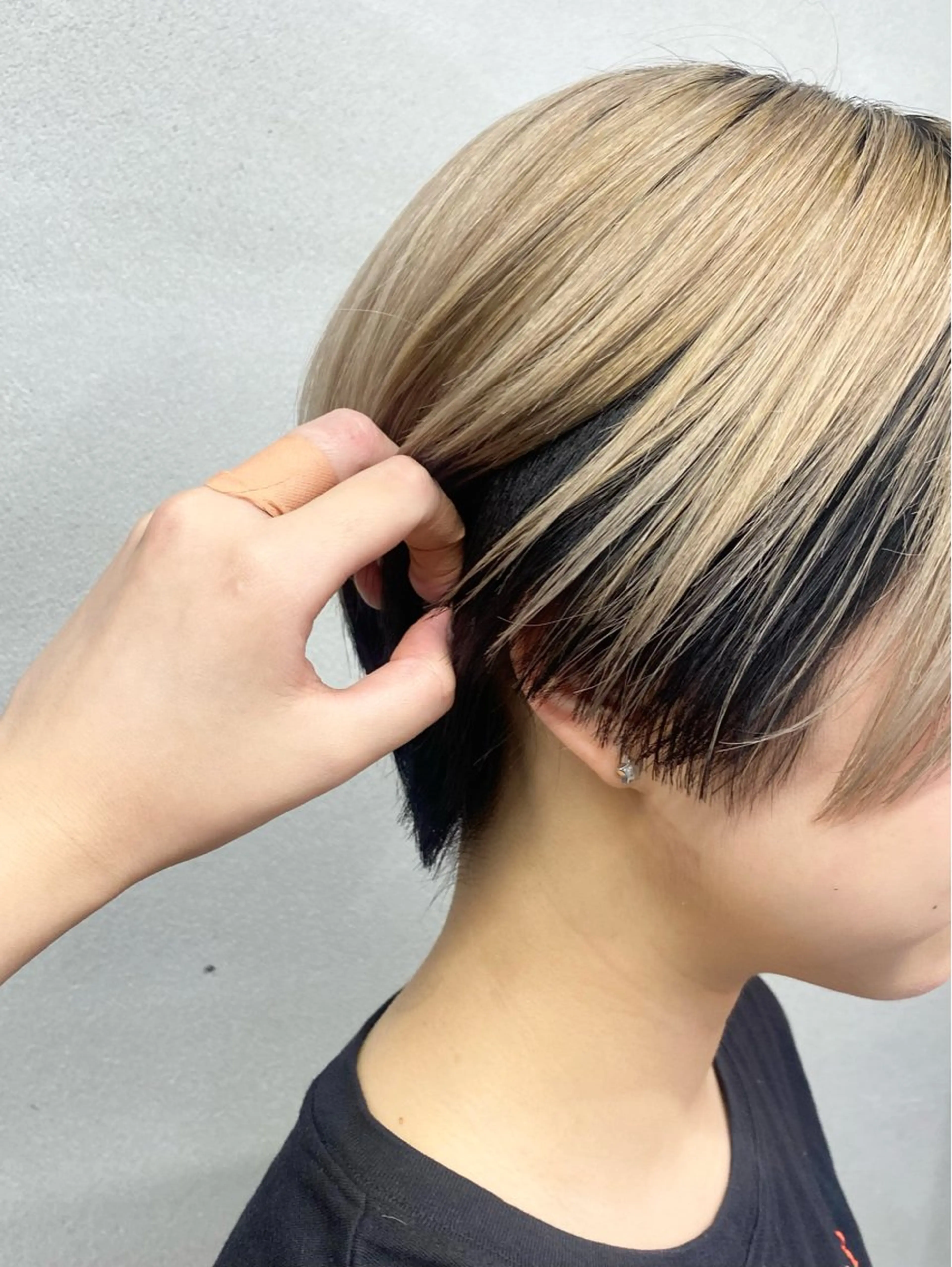 ショート カラー ベージュカラー ブリーチ デザインカラー イヤリングカラー インナーカラー ヘアカラー トリートメント 柏 デザインカラー/ レイヤー🐣シオリのヘアスタイル