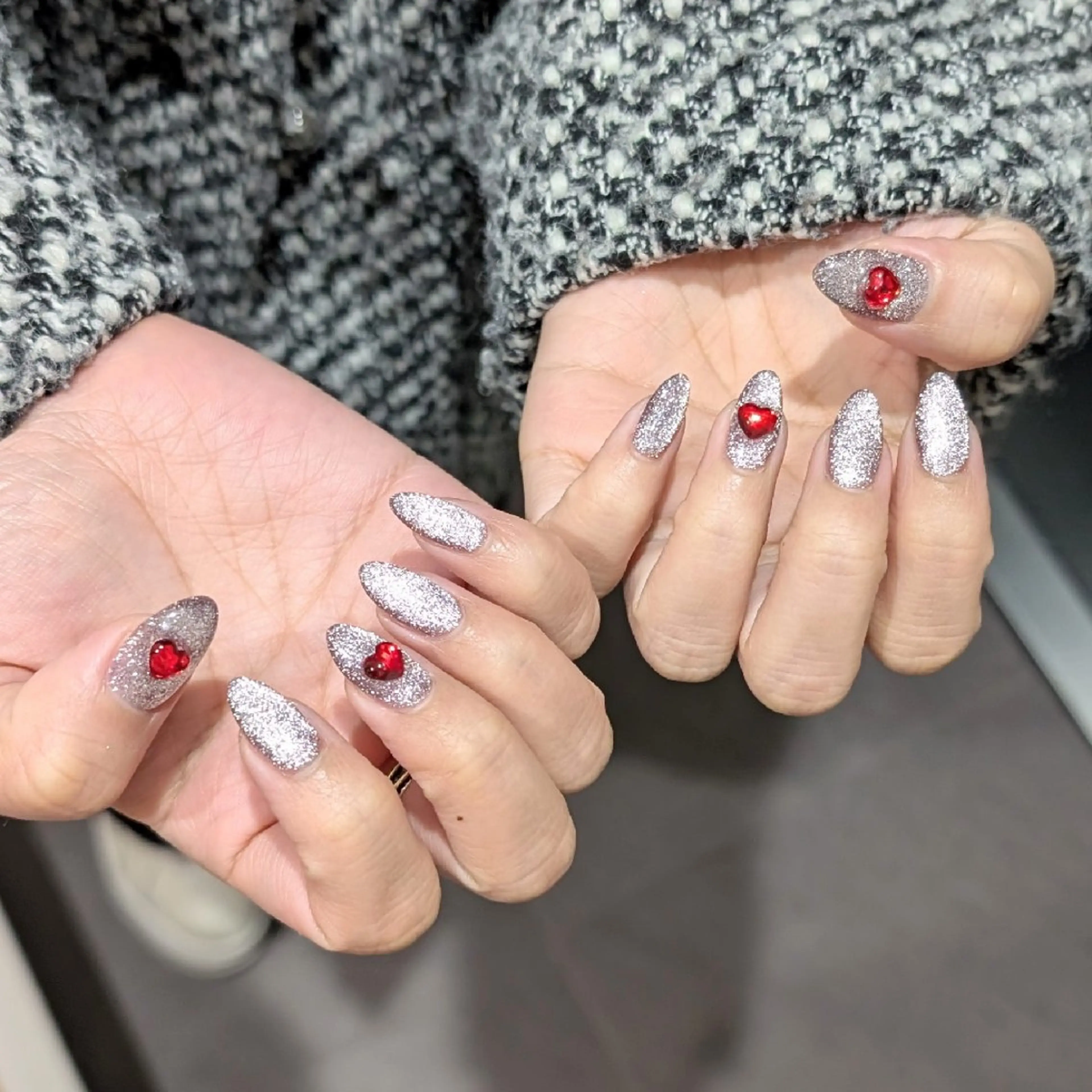 ネイル フラッシュネイル ハート キラキラネイル ラメ(グリッター) マグネットネイル Nail salon Euphoria所属・Euphoria 【 suzuki 】のネイルデザイン