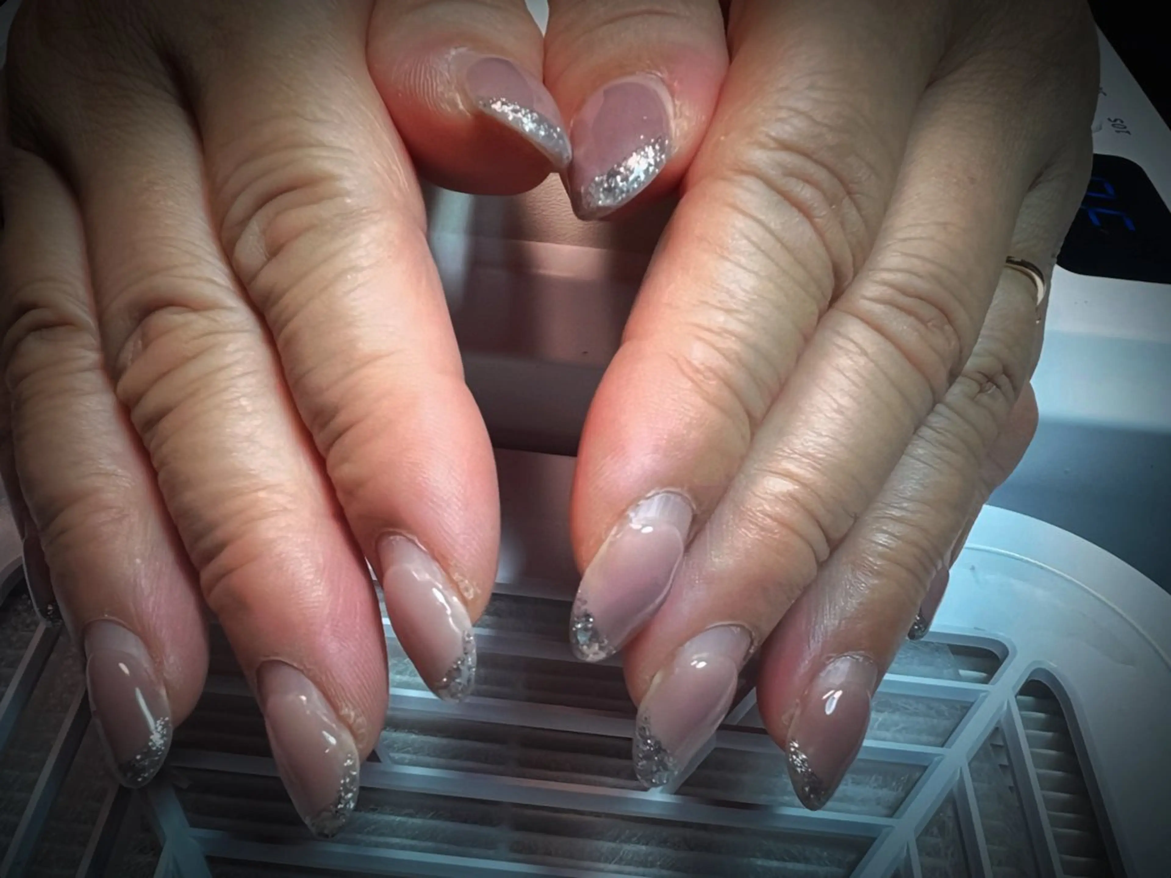 ネイル フレンチネイル ガラスフレンチ Emma Nailのネイルデザイン