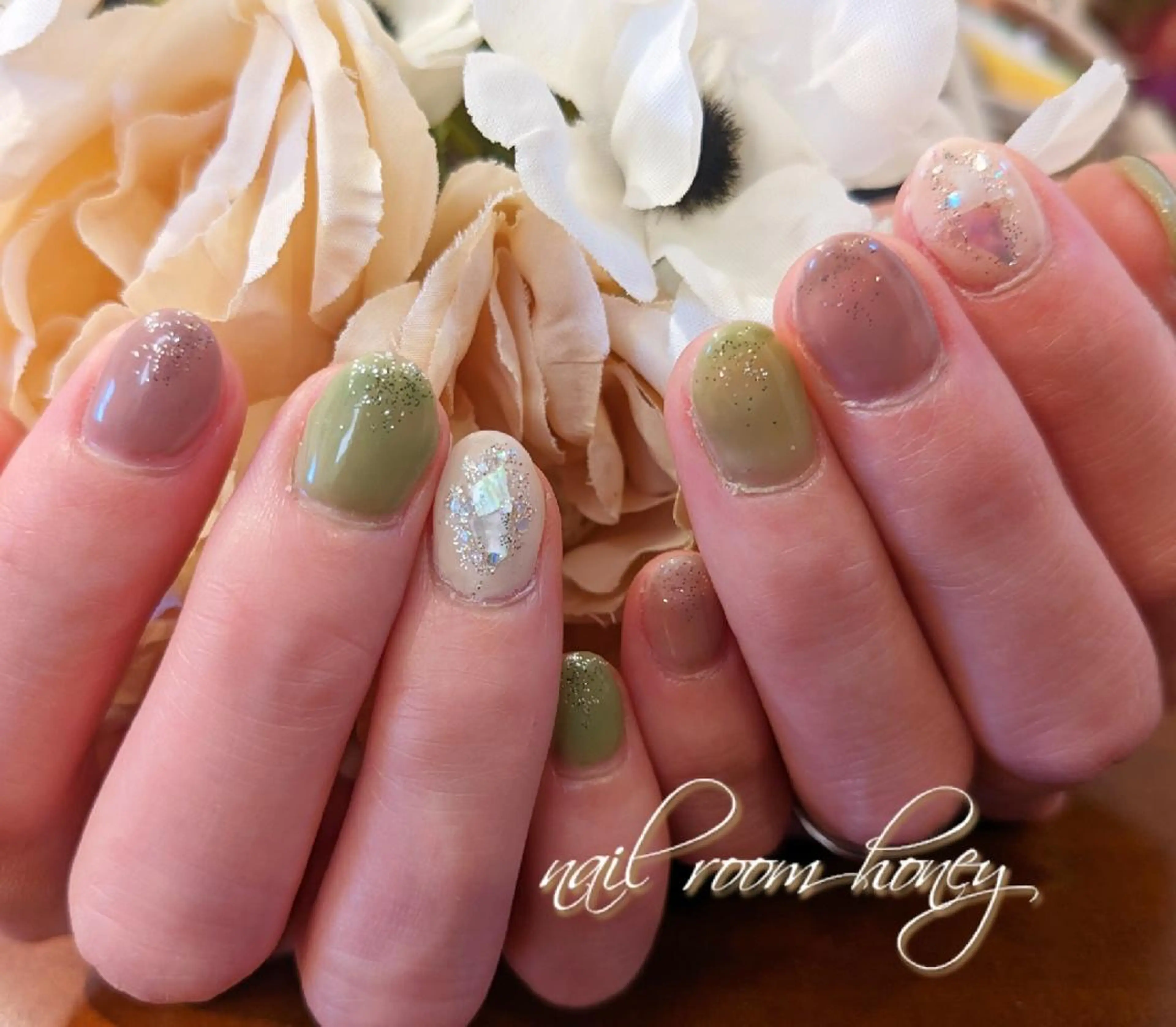 ネイル ラメ(グリッター) シンプルネイル nail room  honeyのネイルデザイン
