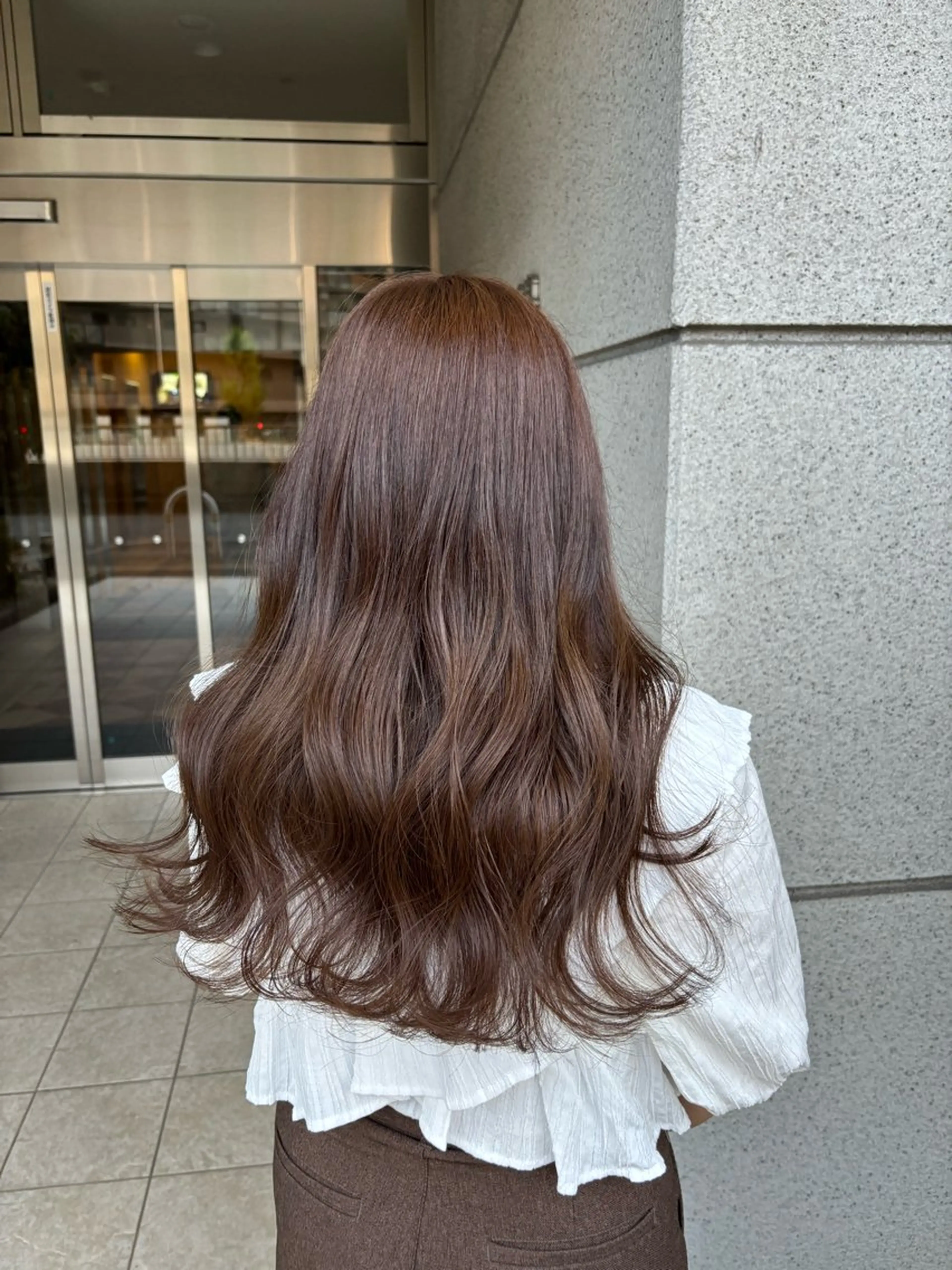 ロング カット ヘアカラー ハイトーン/透明感 カラー/下出有沙のヘアスタイル