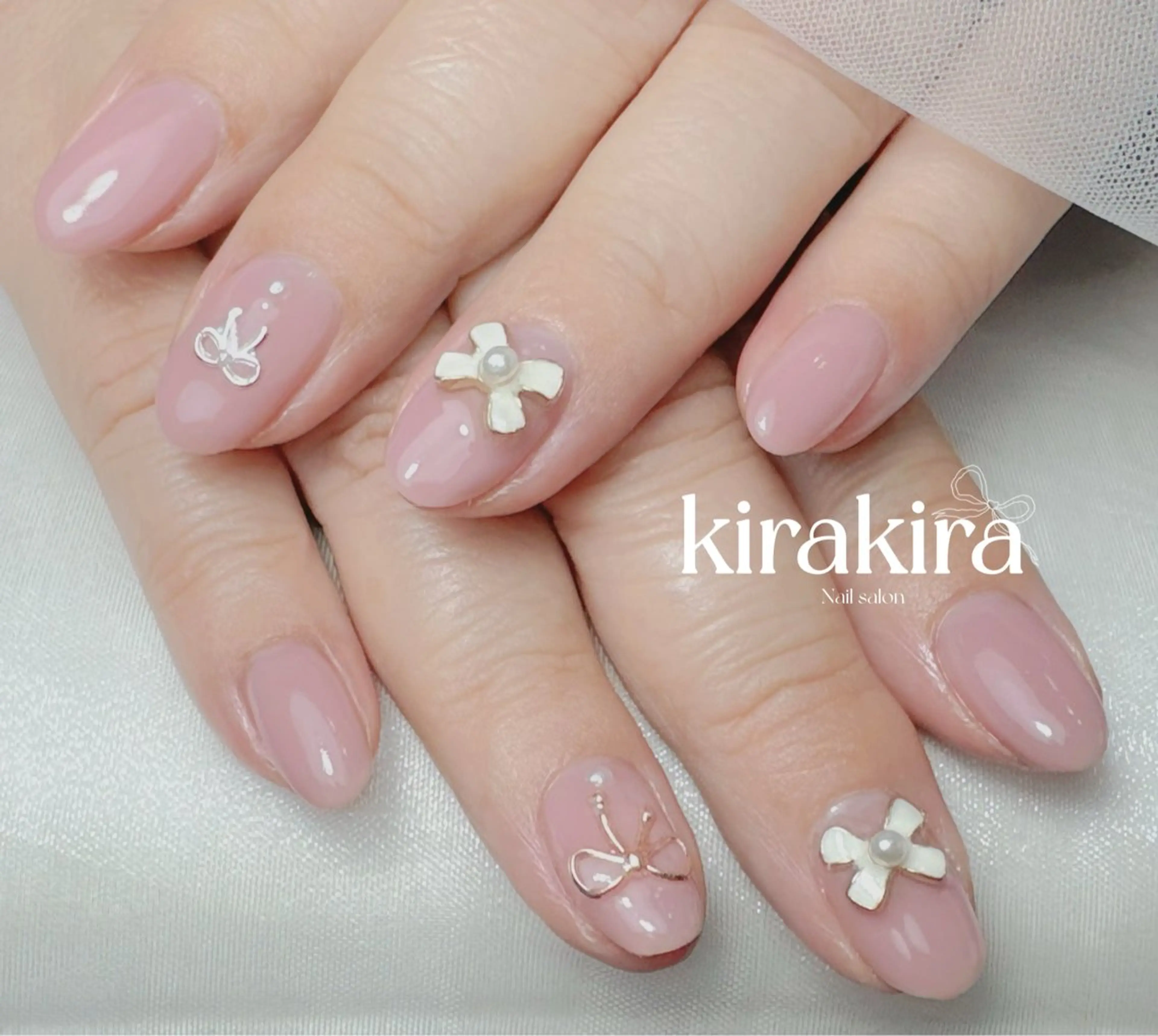 ネイル フットネイル キラキラネイル リボン シンプルネイル 夏ネイル Kirakira Nail salonのネイルデザイン
