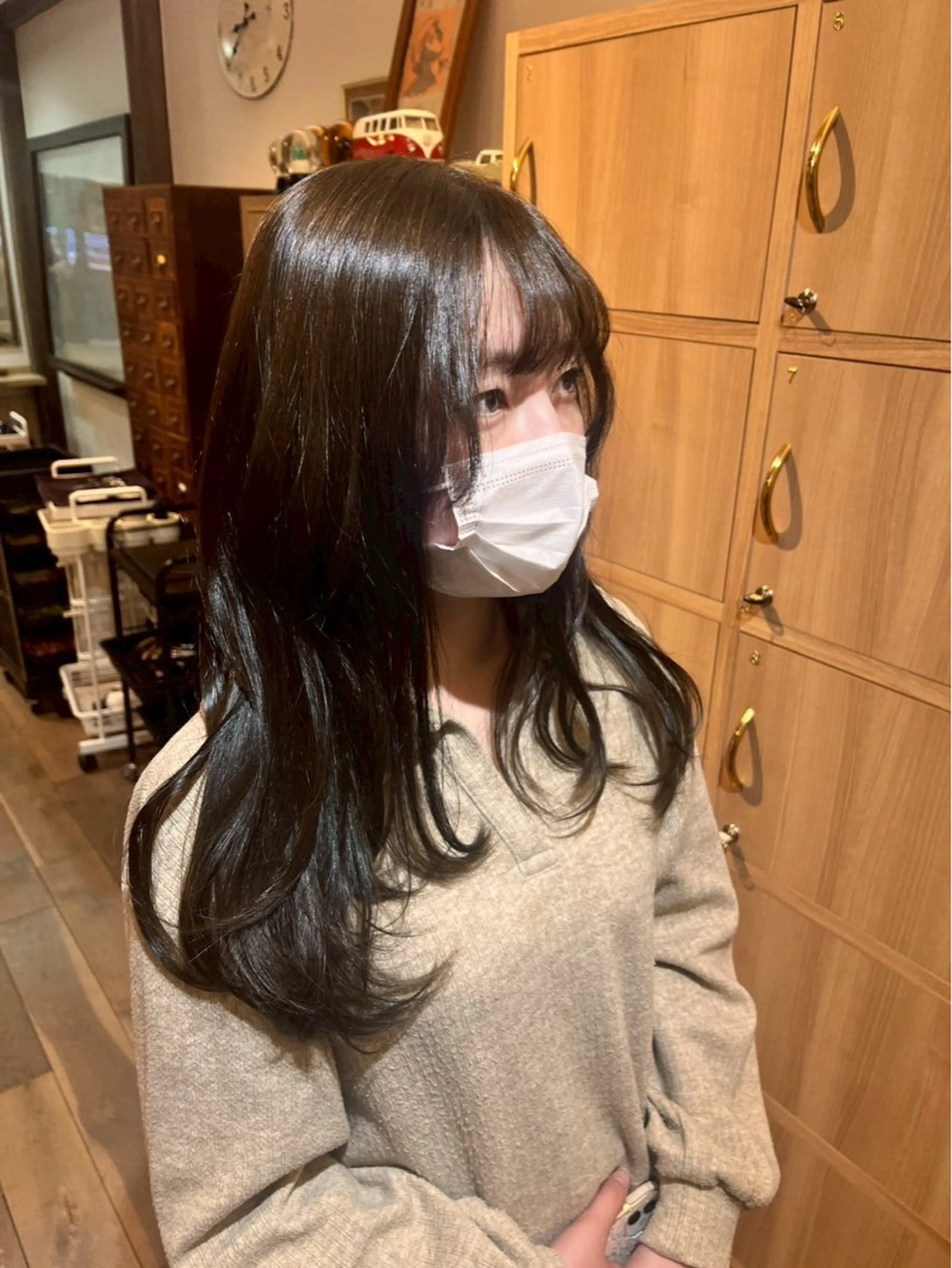 ロング カラー 黒滝 真歩のヘアスタイル