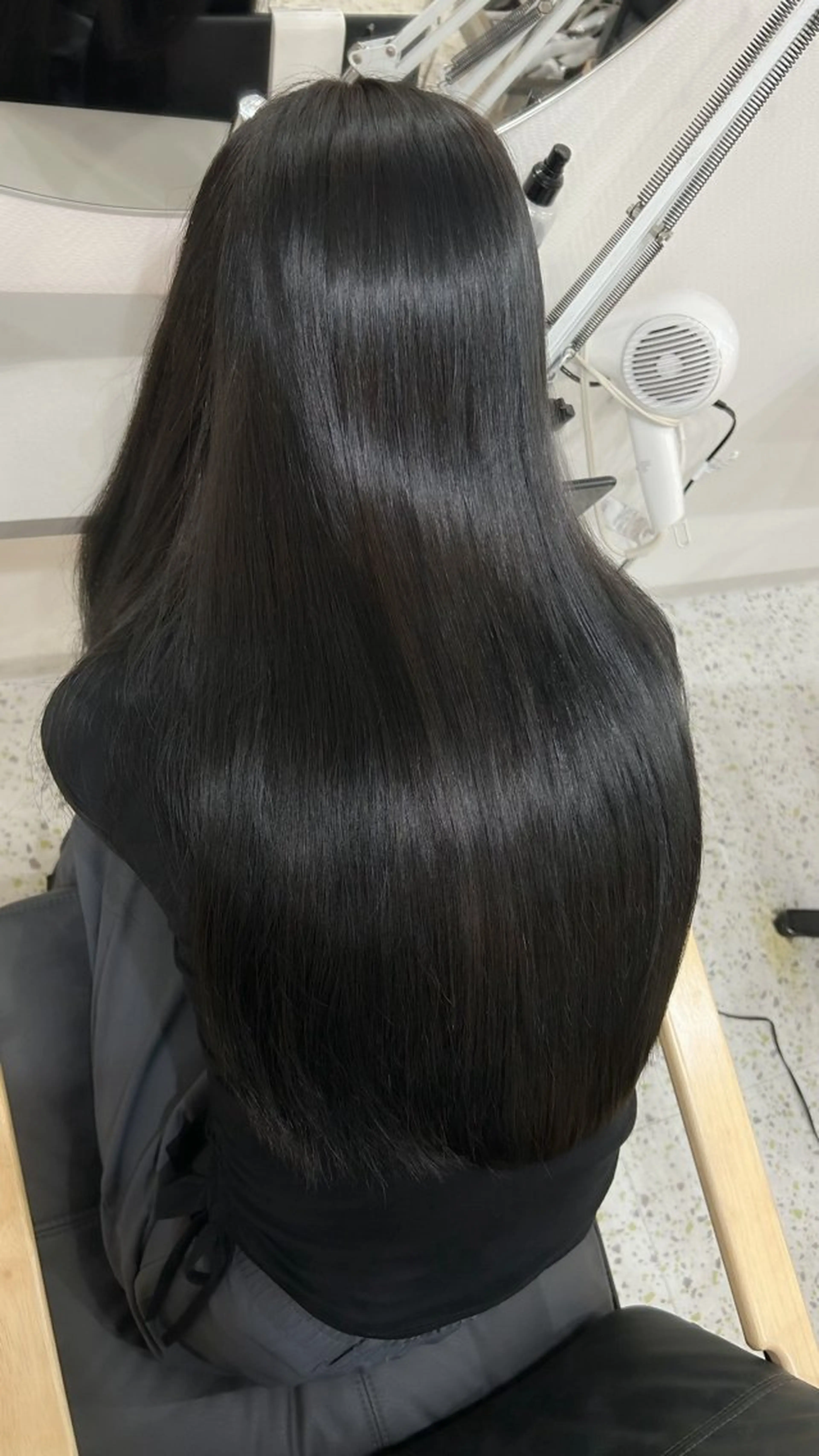 ロング カラー 黒髪 透明感カラー Memories所属・🧣艶カラー・ヘア セット Chie🧸のヘアスタイル