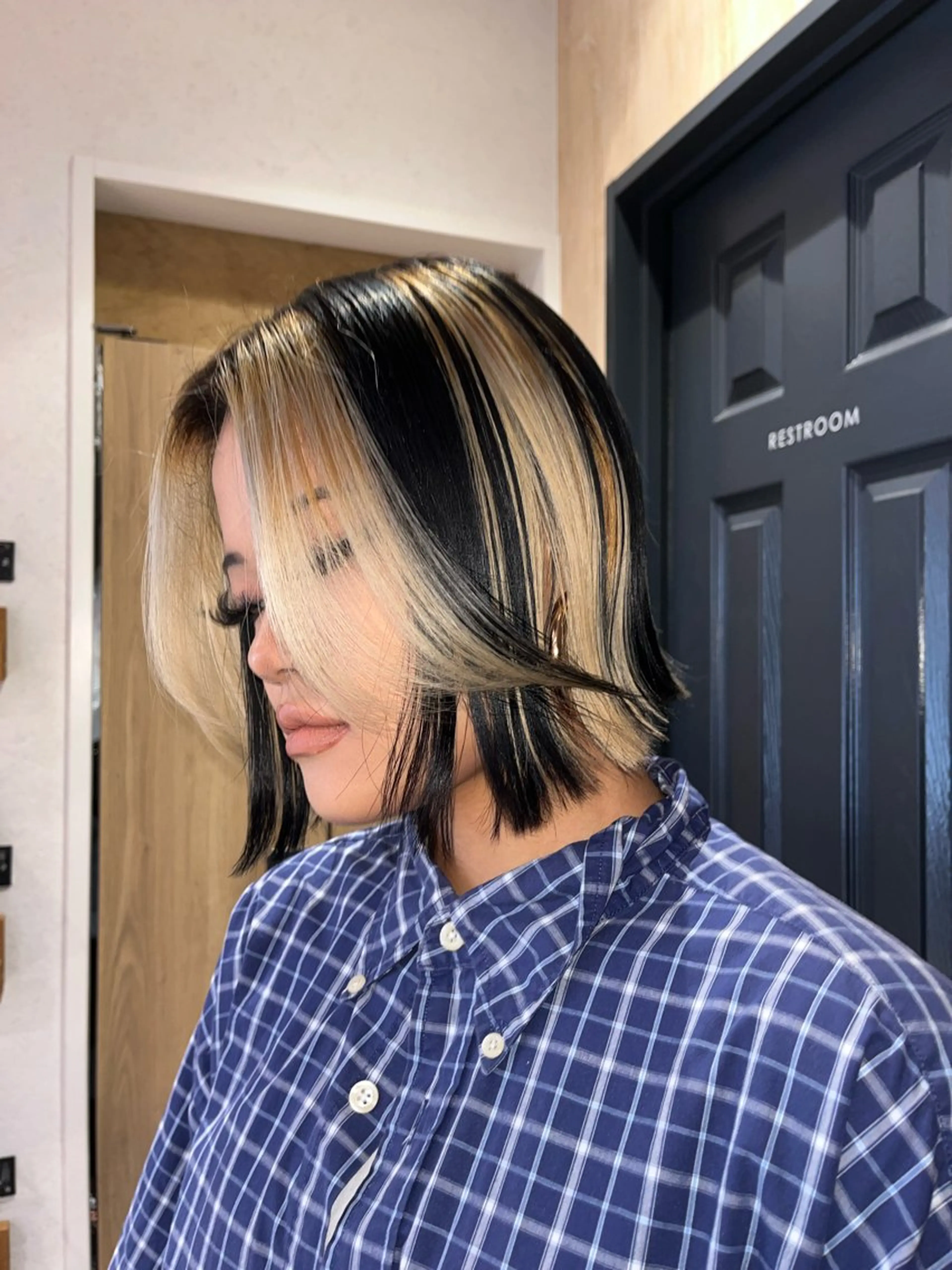 ショート カラー ブリーチ ケアブリーチ デザインカラー ハイトーンカラー 産休中です 艶カラー♡オカのヘアスタイル