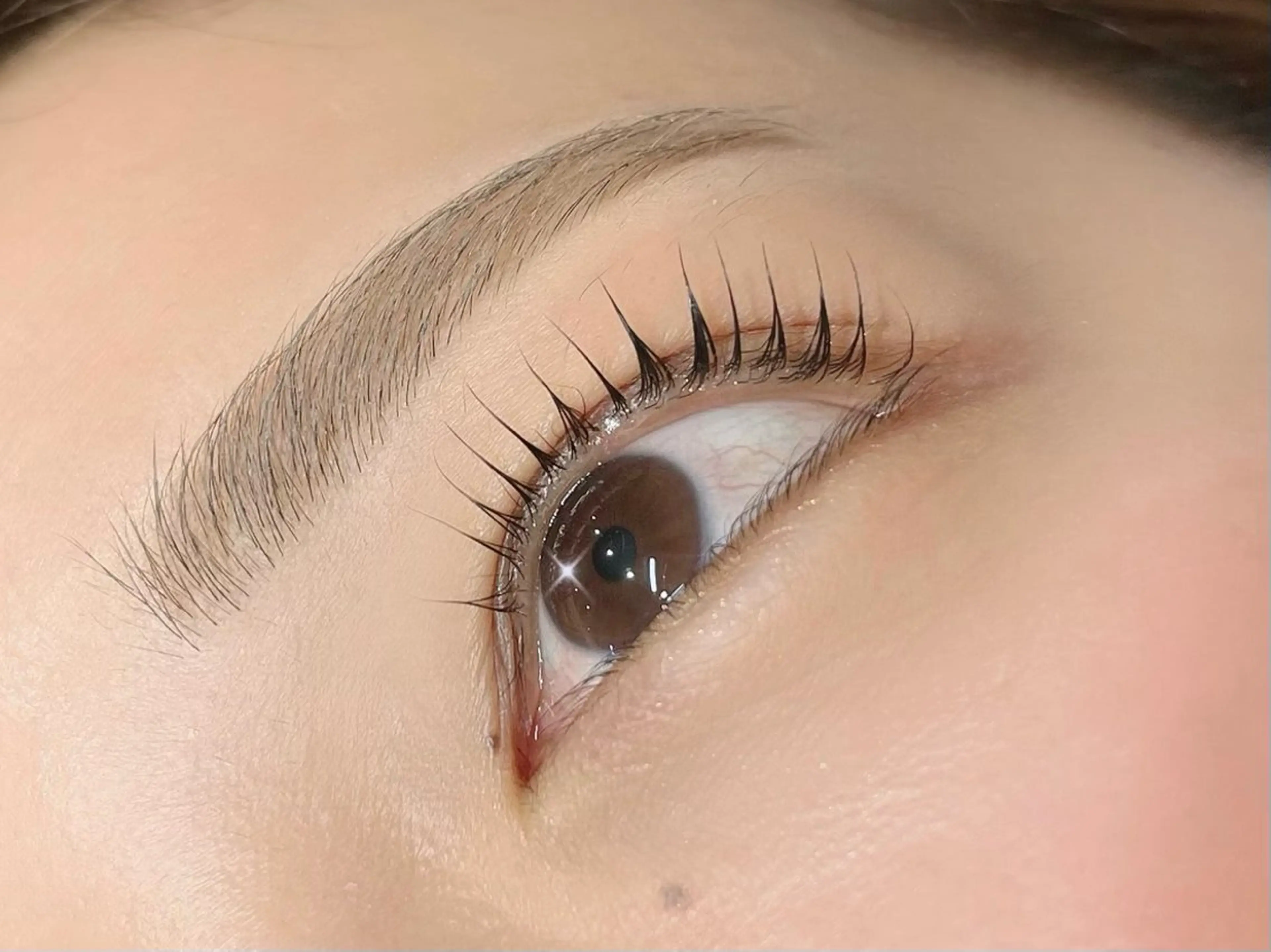 アイブロウ lrie ／  moeのマツエク・マツパデザイン