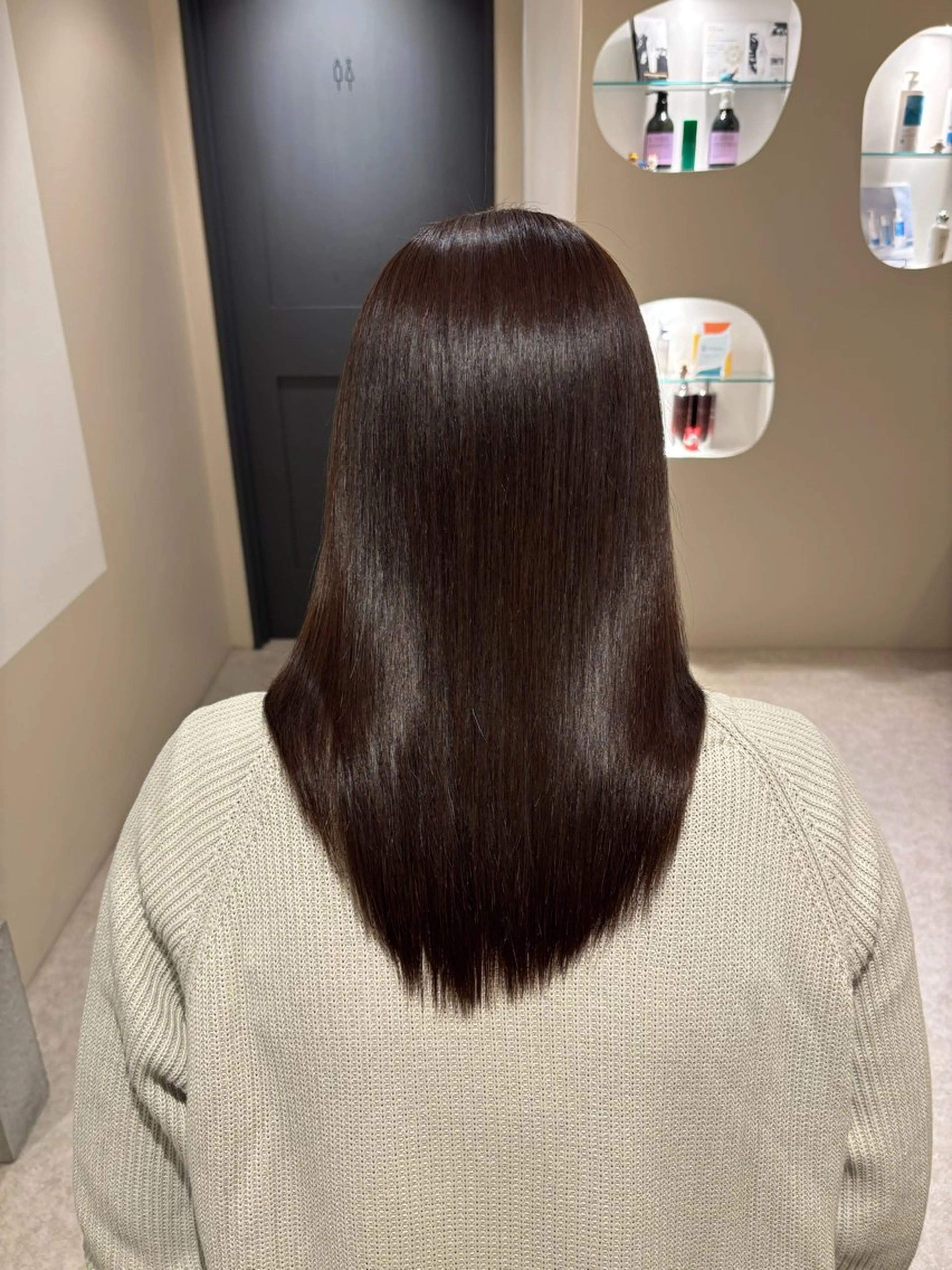 セミロング カット ヘアカラー 縮毛矯正 トリートメント 篠崎 加奈のヘアスタイル