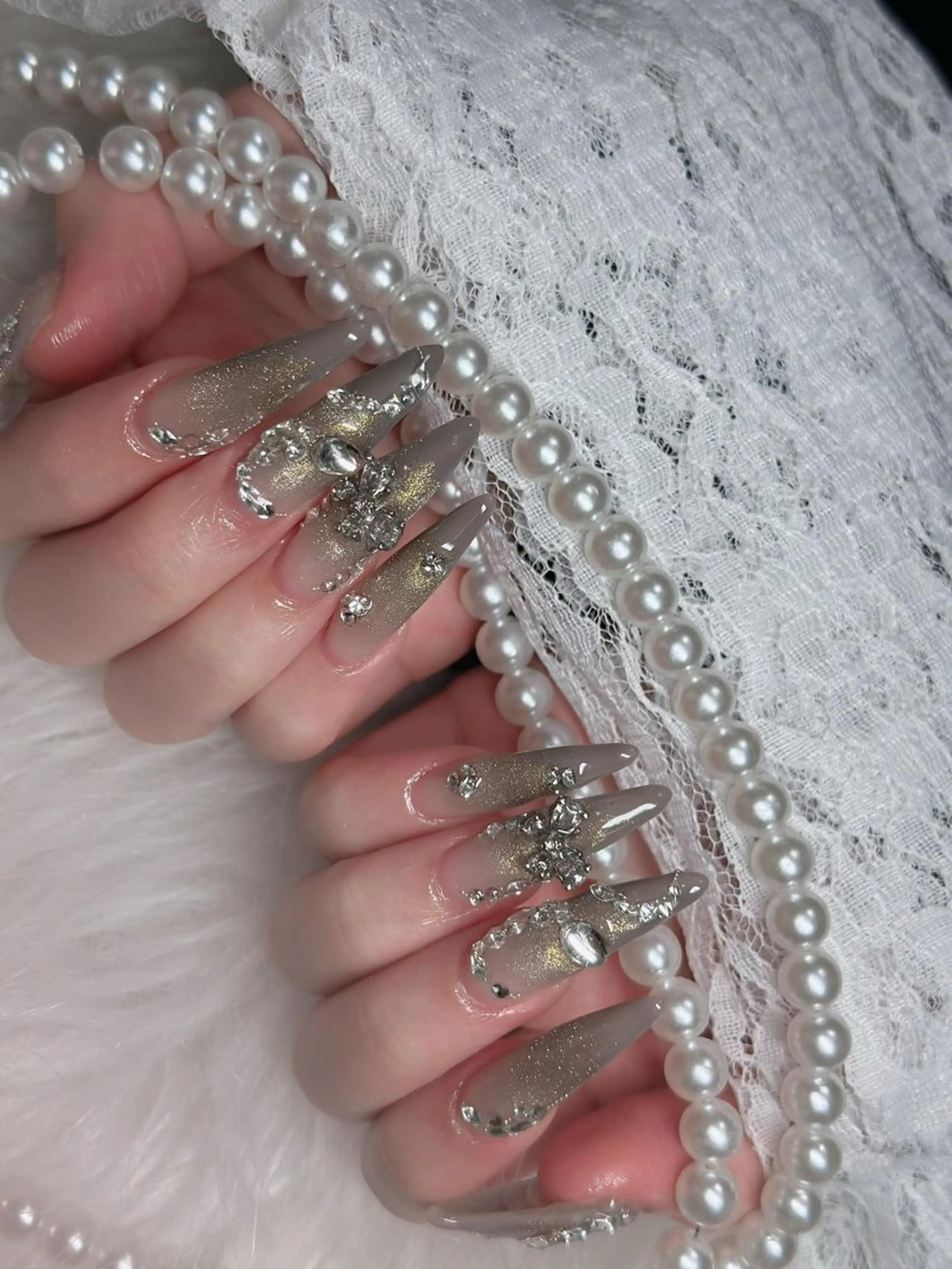 ネイル オーロラネイル フレンチネイル ジェルネイル ハロウィン キラキラネイル ハンドネイル H.baby Nail Salonのネイルデザイン