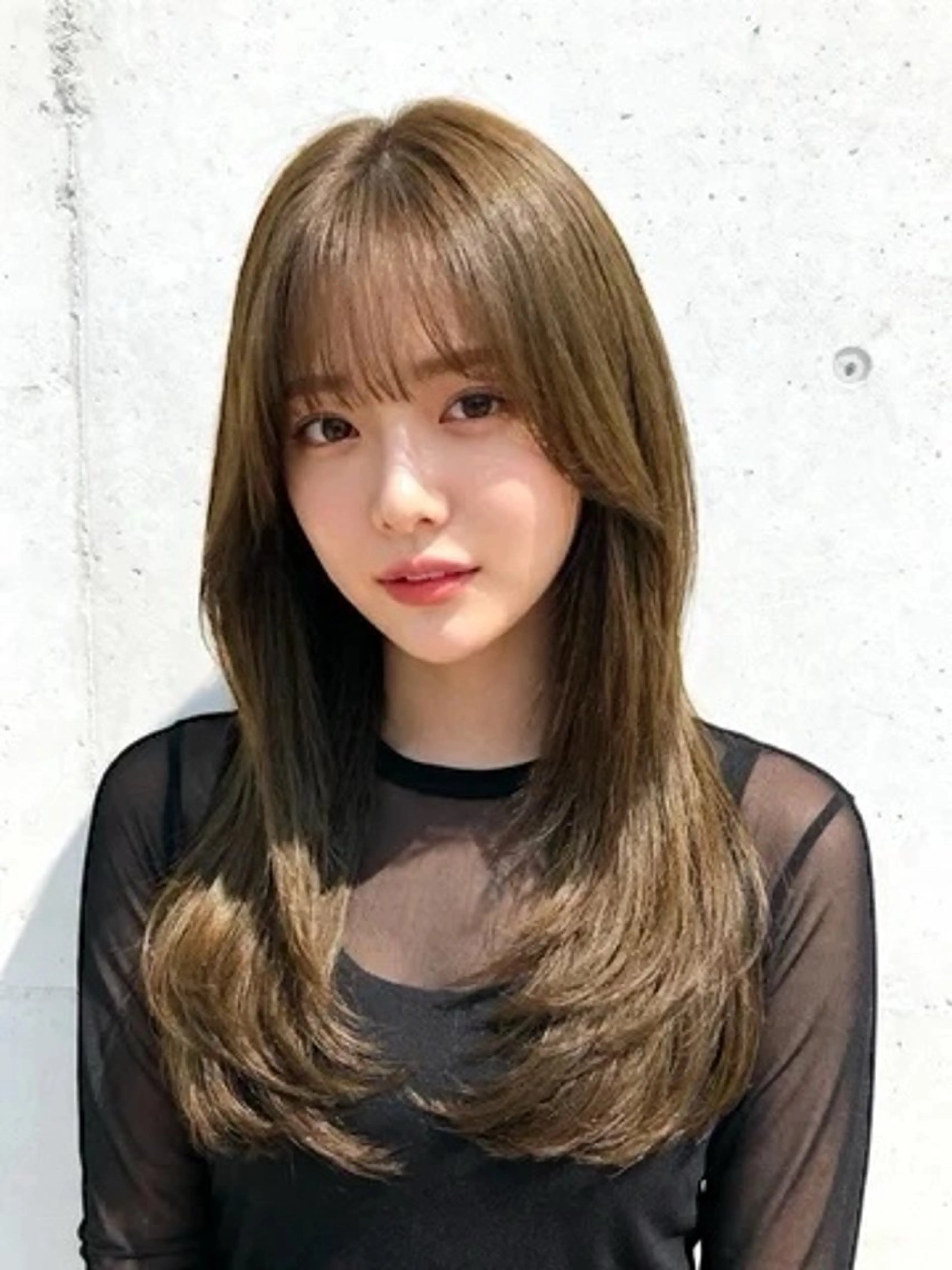 セミロング カラー アディクシーカラー 透明感カラー くびれヘア 顔まわりレイヤー 韓国風ヘア カット ヘアカラー トリートメント 韓国レイヤーカット 🫧大阪梅田レイヤーのヘアスタイル