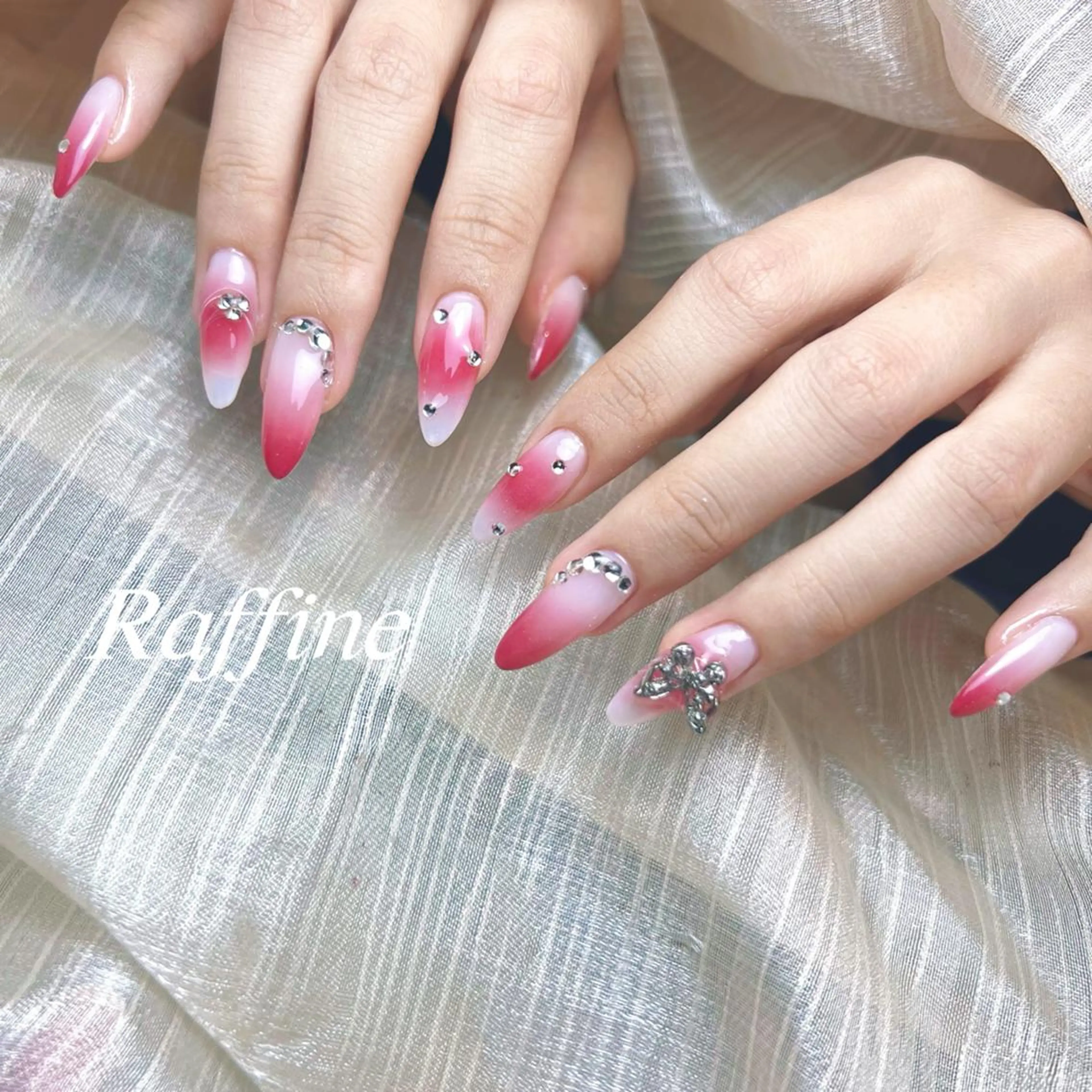 ネイル ハンドネイル フットネイル ハンドケア RAFFINE haru🦋🩵のネイルデザイン