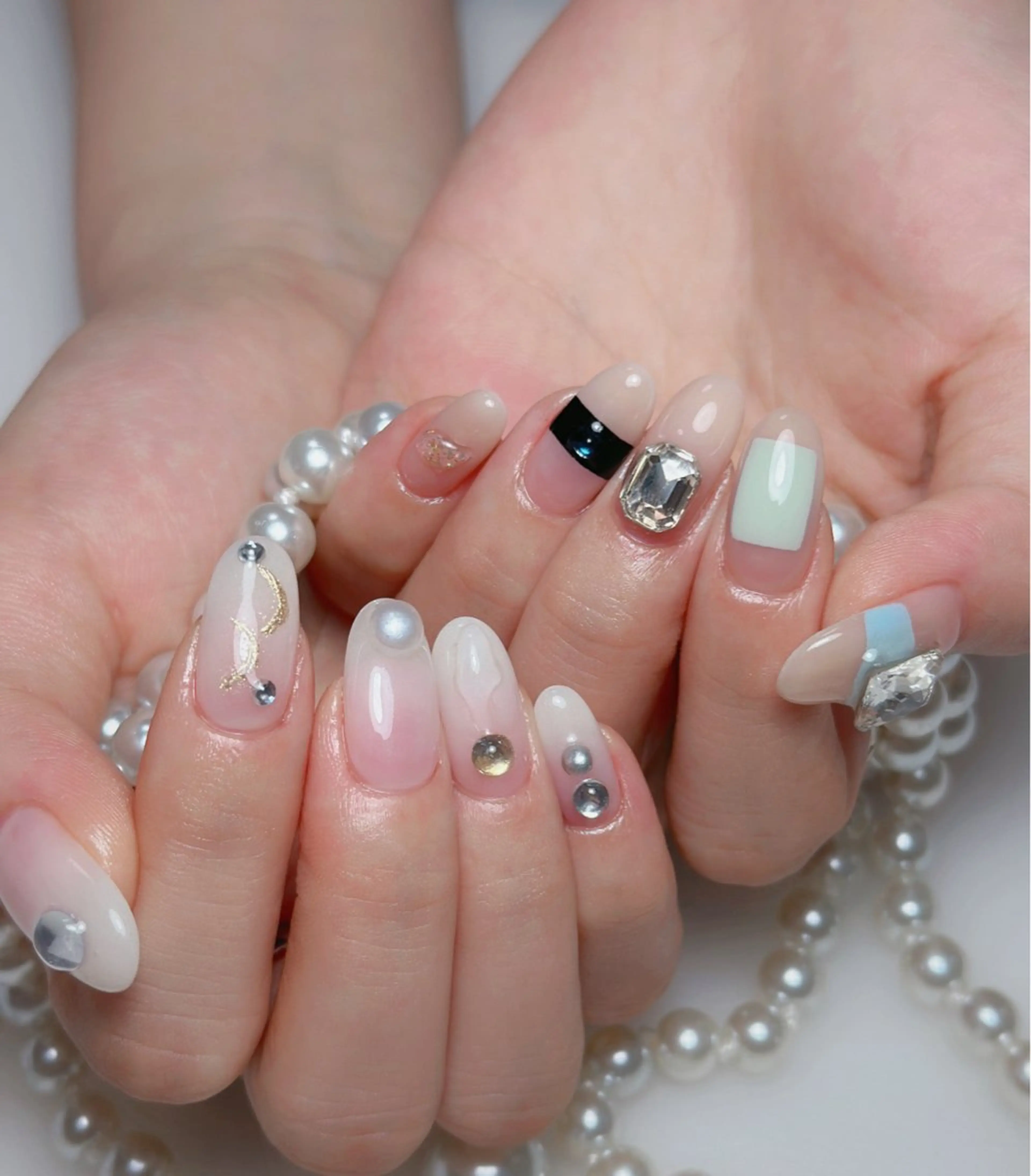 ネイル オーロラネイル 長さ出し フットネイル 韓国ネイル ラメ(グリッター) ハンドネイル 👍thumbs up nail👍のネイルデザイン