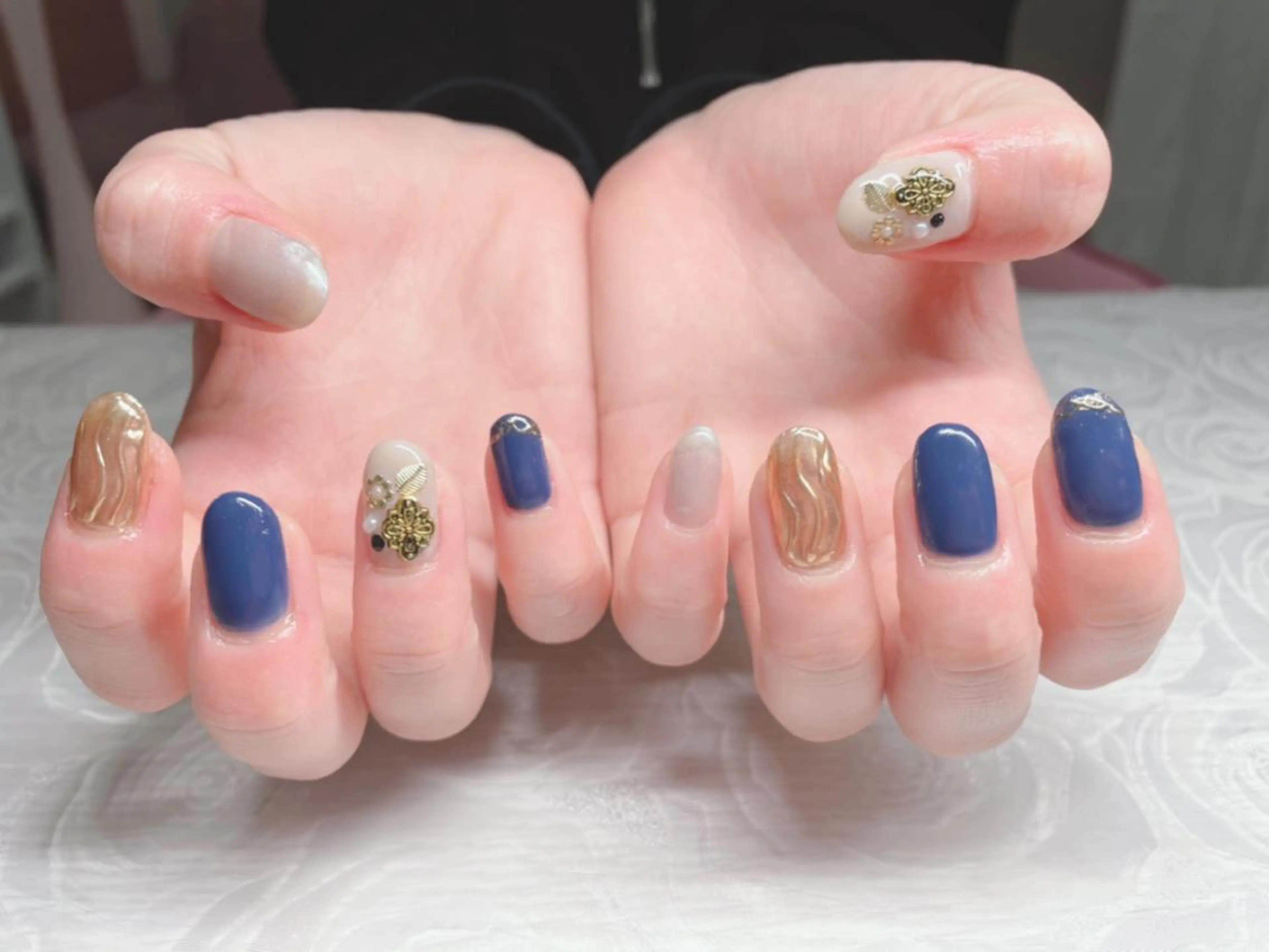 カラー ネイル 成人式 芦辺 香奈のネイルデザイン