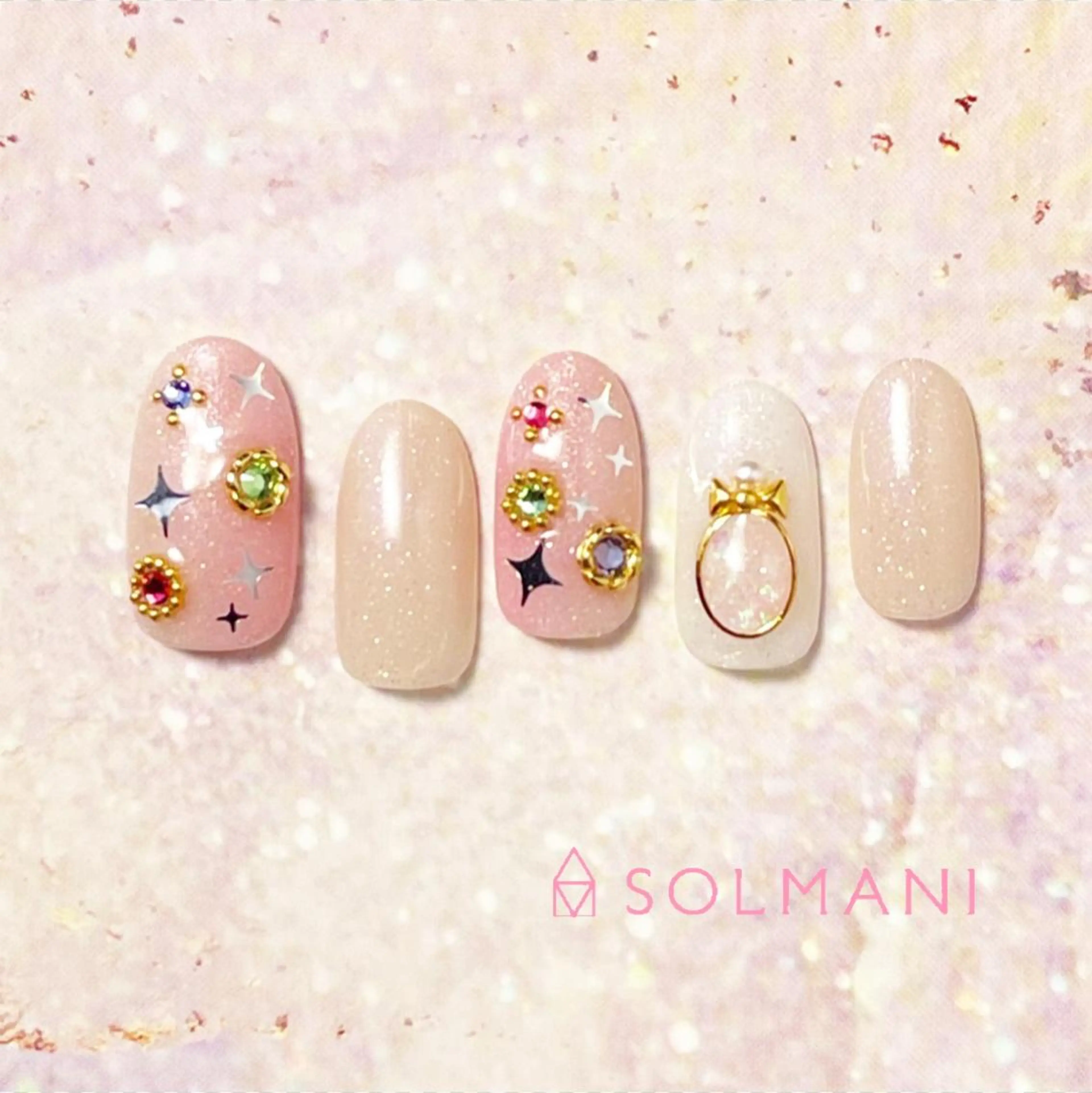ネイル キラキラネイル SOLMANI 予約担当のネイルデザイン