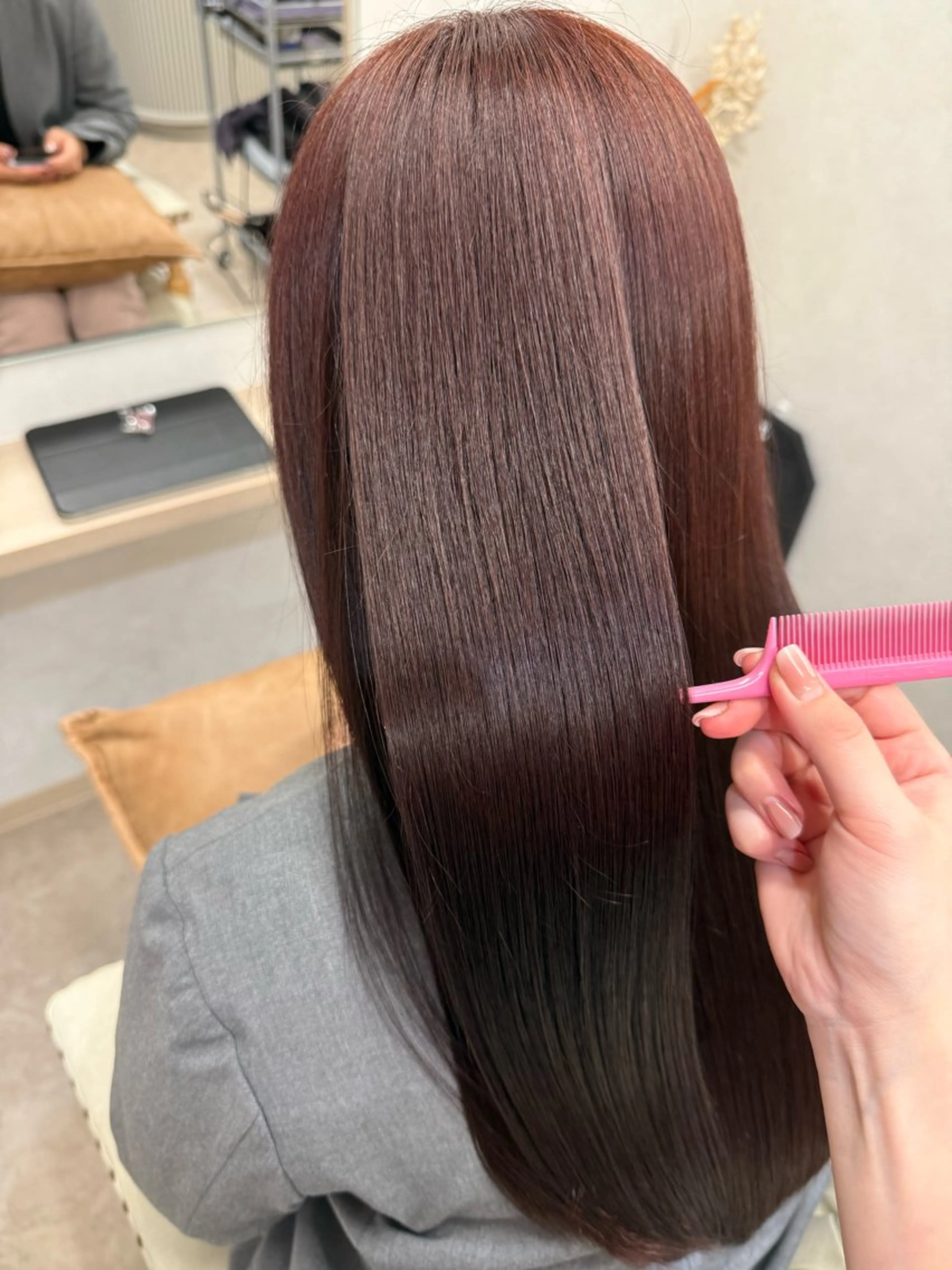 ロング カラー 炭屋 波音のヘアスタイル