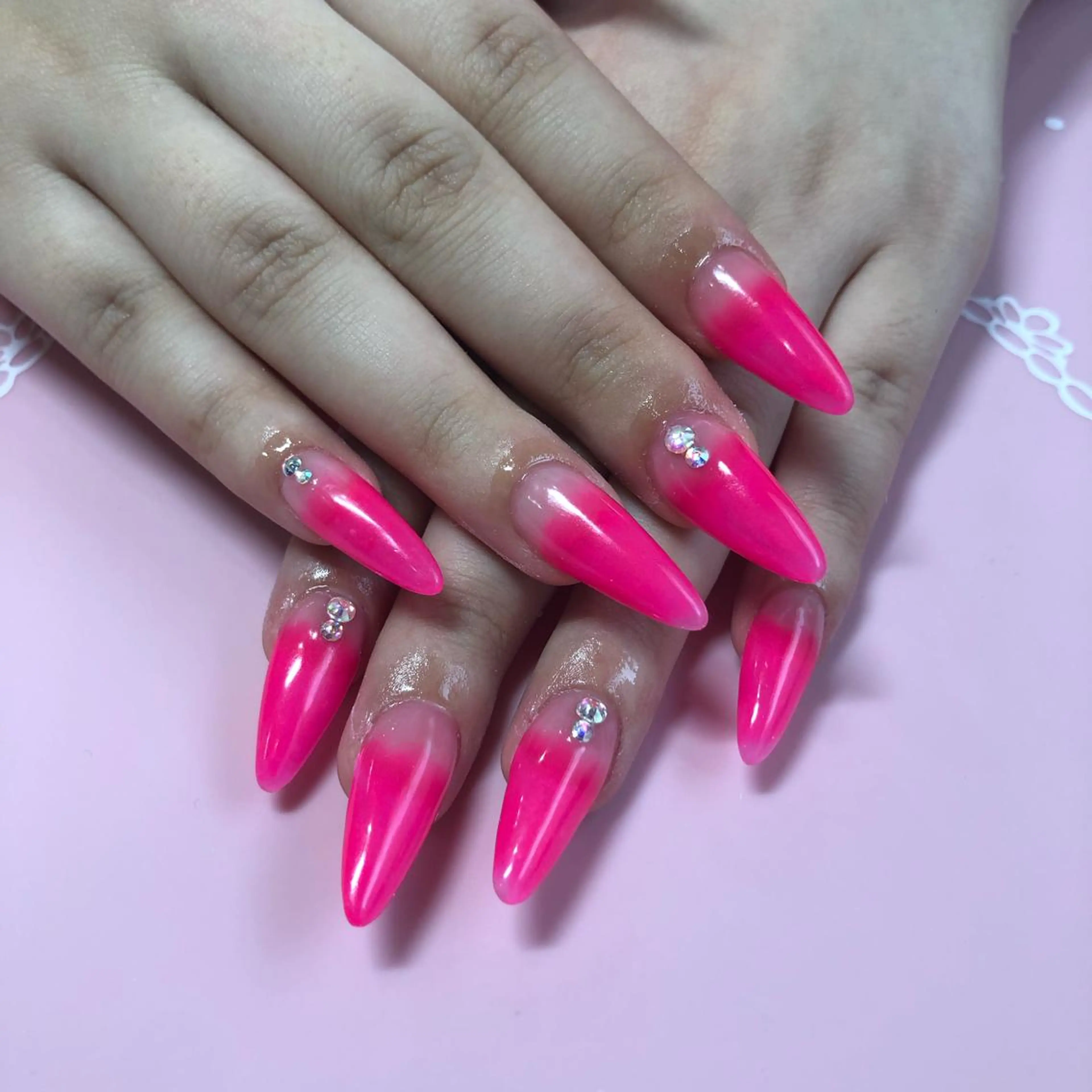 ロング ネイル グラデーション ストーンネイル ハンドネイル 《LB》ラブリエ Nail&eyeのマツエク・マツパデザイン