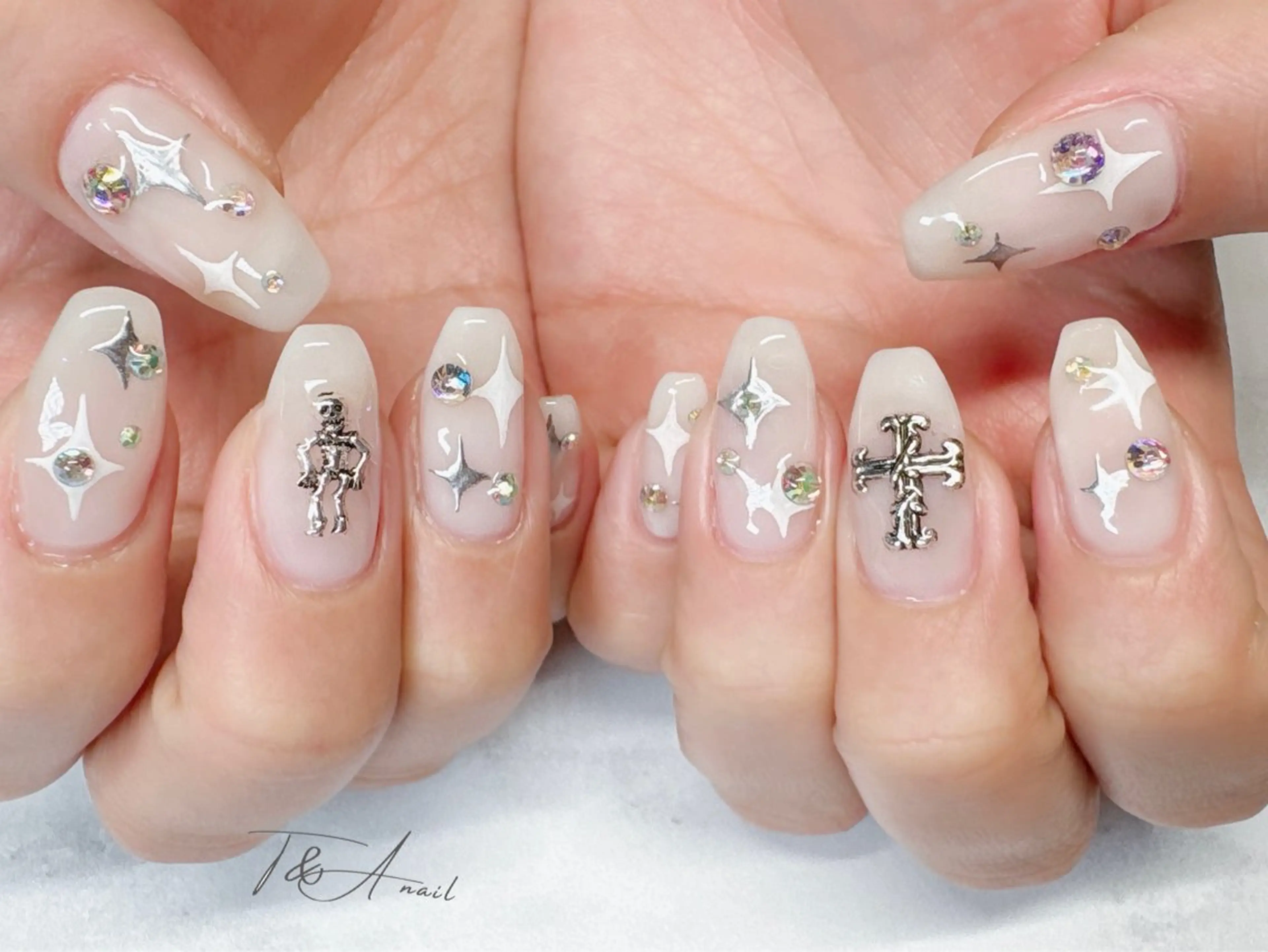 ネイル ジェルネイル ロングネイル スカルプネイル シルバー ハンドネイル T&A nailのネイルデザイン