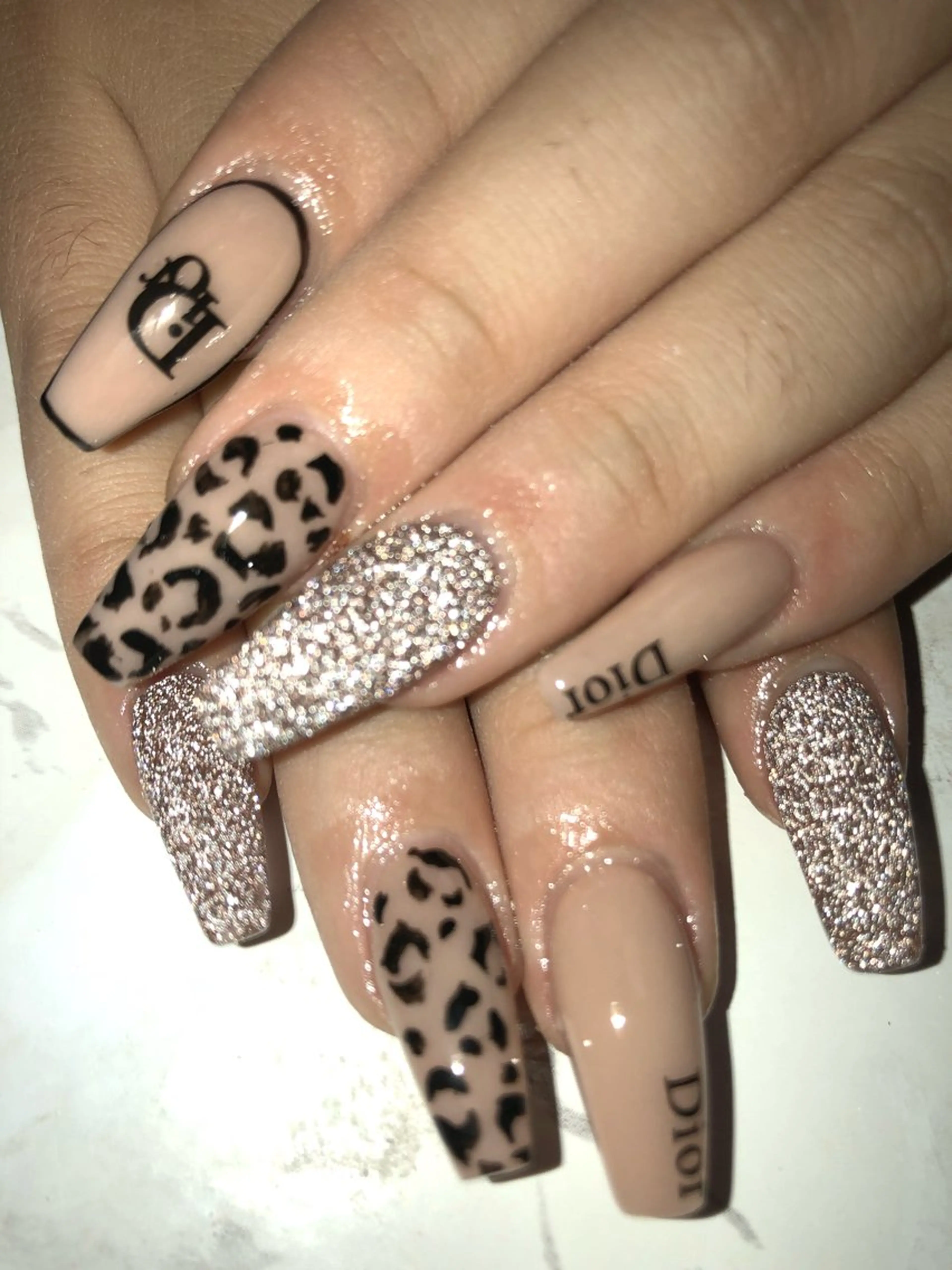 ネイル Nailsalon SKiのネイルデザイン