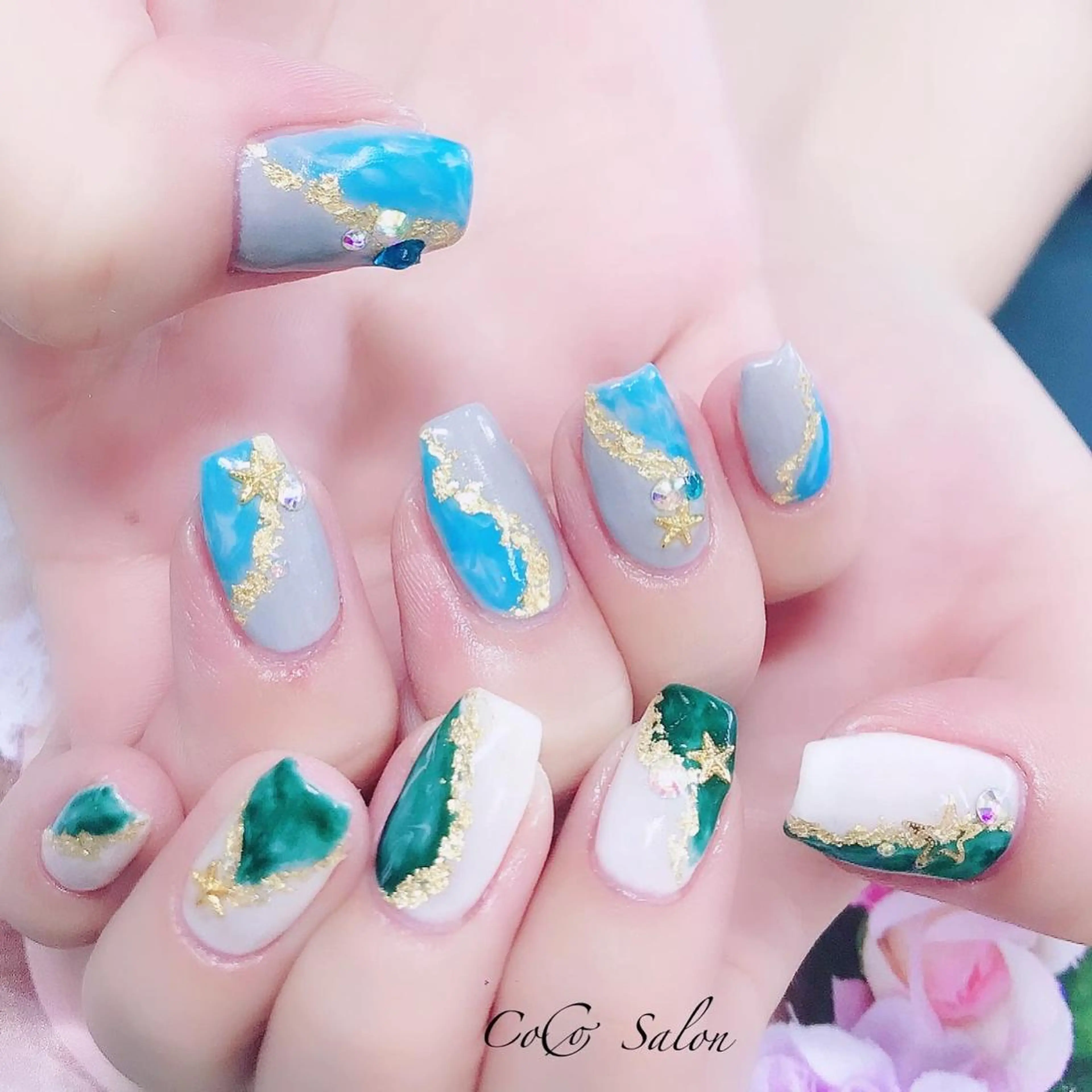 ネイル ブルー グリーン 大理石ネイル(マーブル) 夏ネイル ハンドネイル CoCoSalon ネイル/まつ毛予約のネイルデザイン