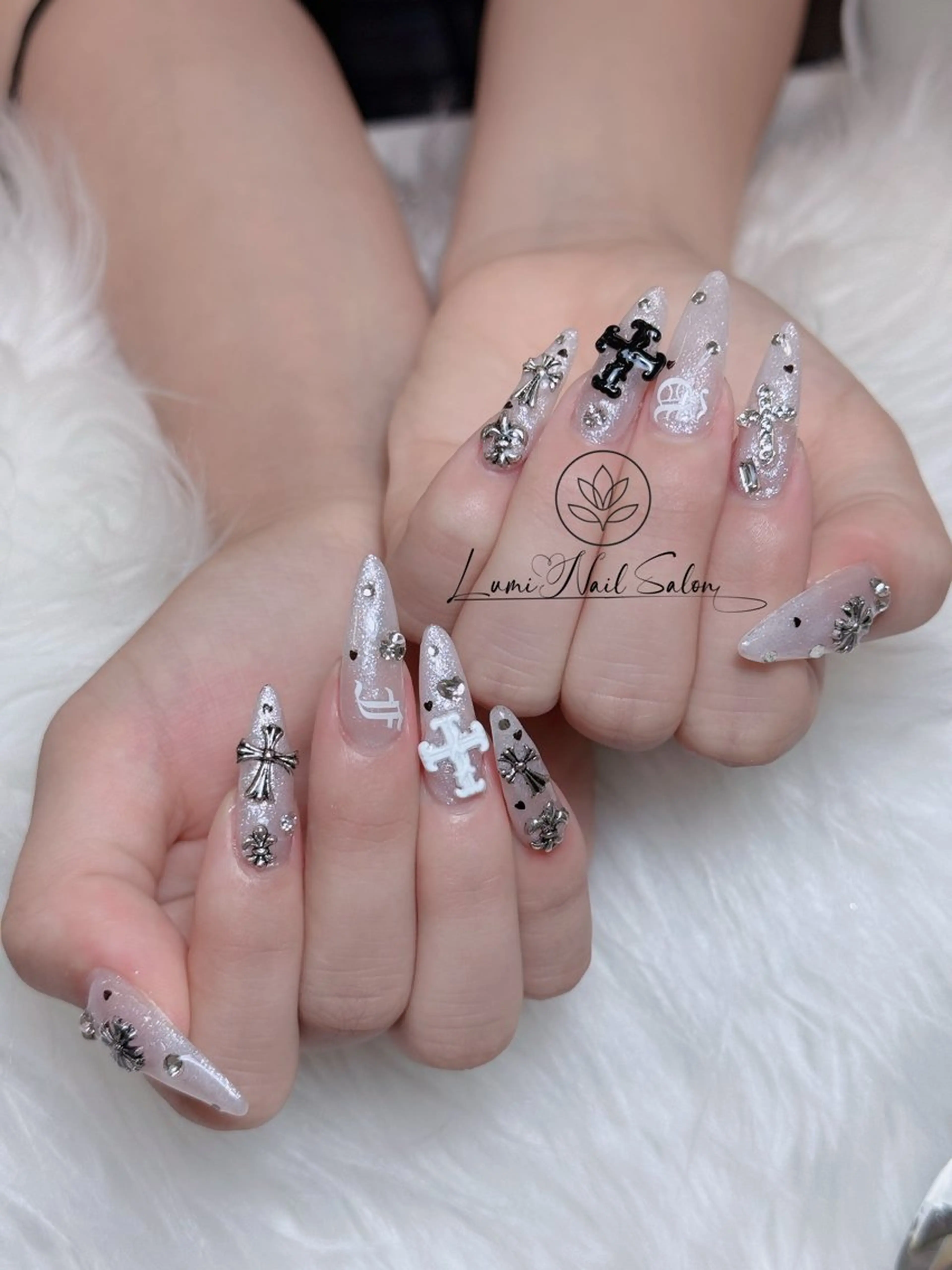 ネイル オーロラネイル チークネイル フットネイル フレンチネイル 韓国ネイル ハンドネイル Lumi Nail 新大久保3‘のネイルデザイン