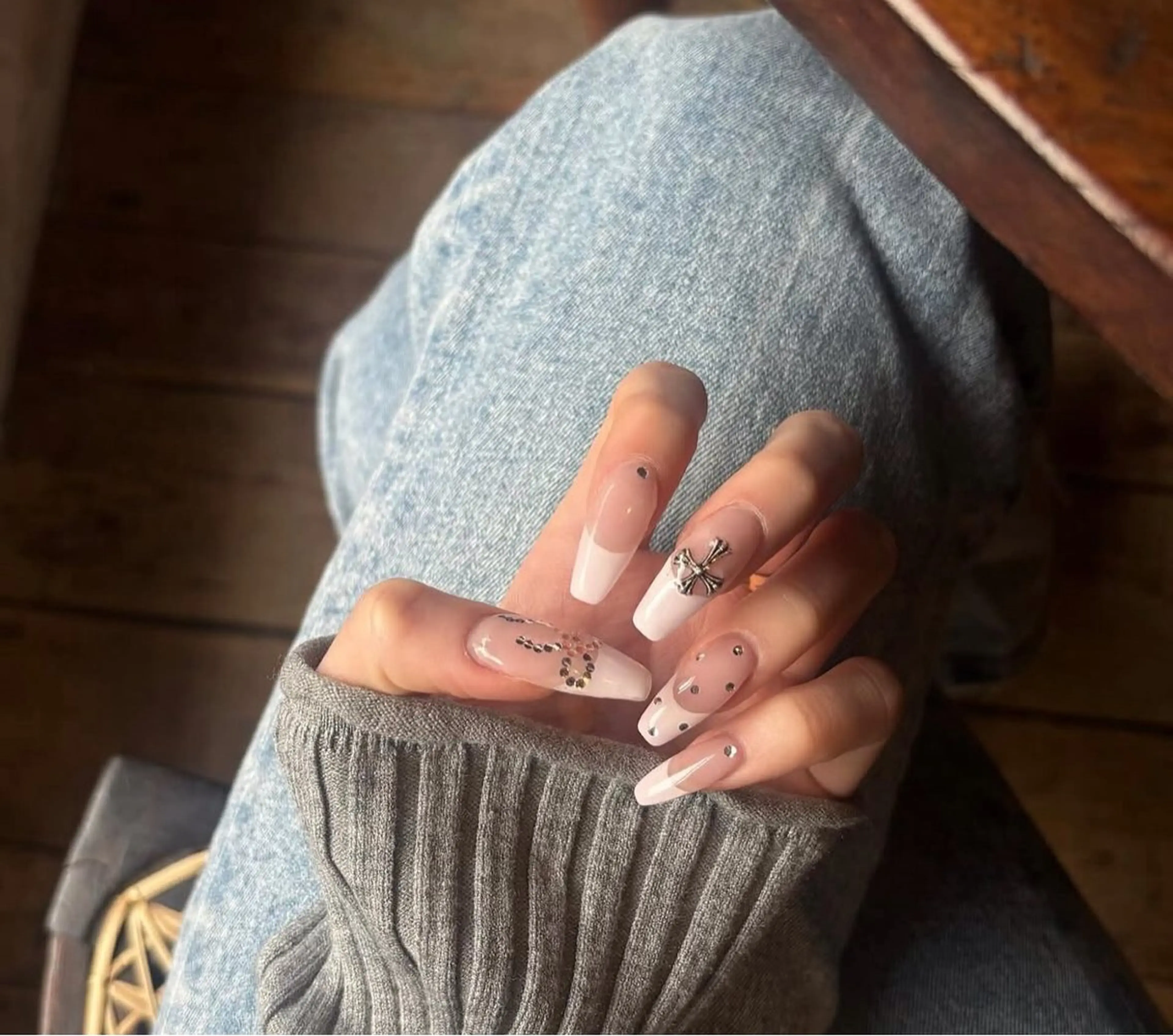 ネイル 長さ出し グラデーション キラキラネイル 韓国ネイル ラメ(グリッター) ハンドネイル ハンドケア Chisa Nail Studio所属・チ サのネイルデザイン