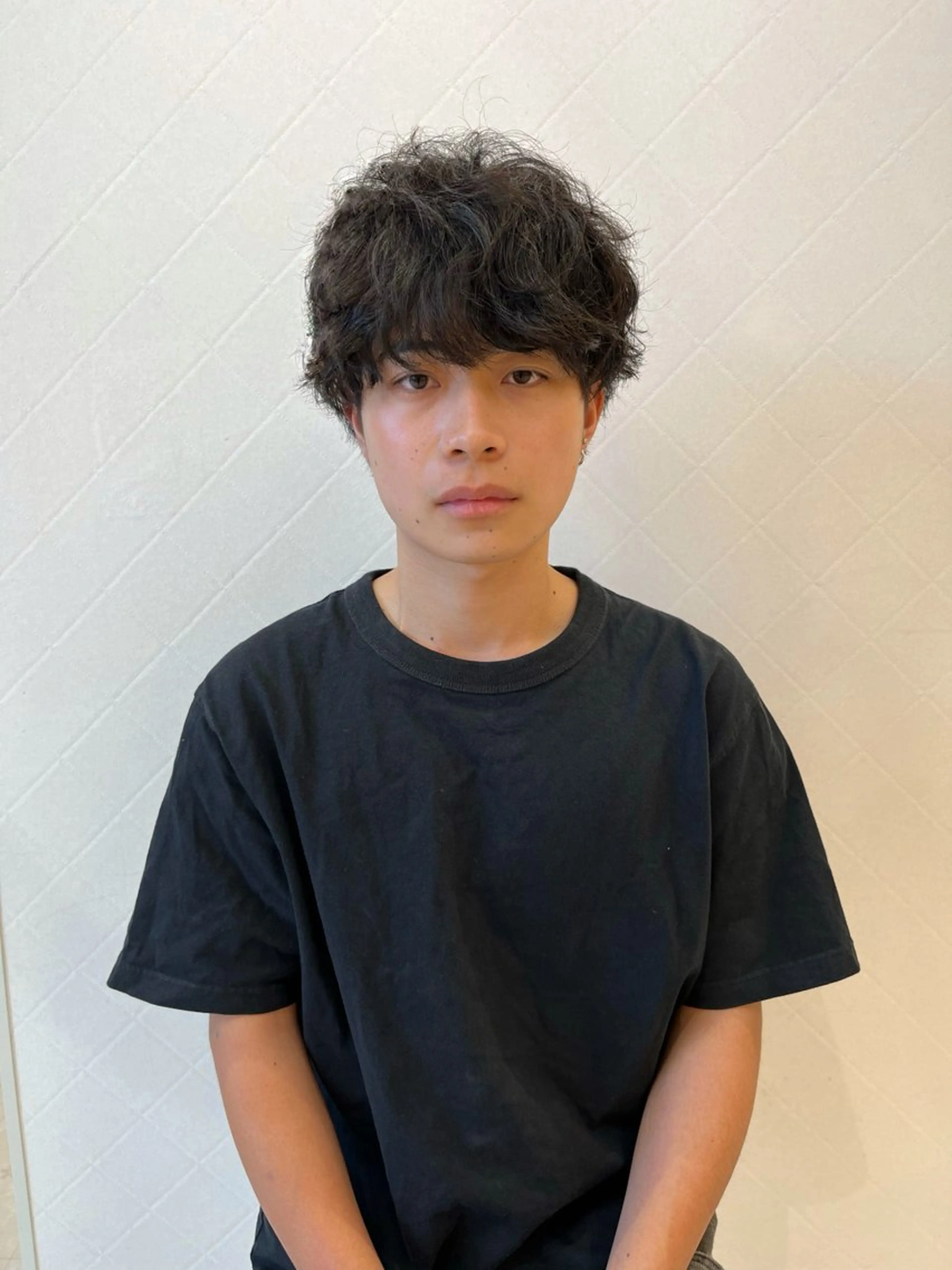 ショート パーマ メンズ マッシュ メンズパーマ シャドーパーマ メンズショート ショートヘア 顔周りレイヤー／ 似合わせ／古津遼平のヘアスタイル