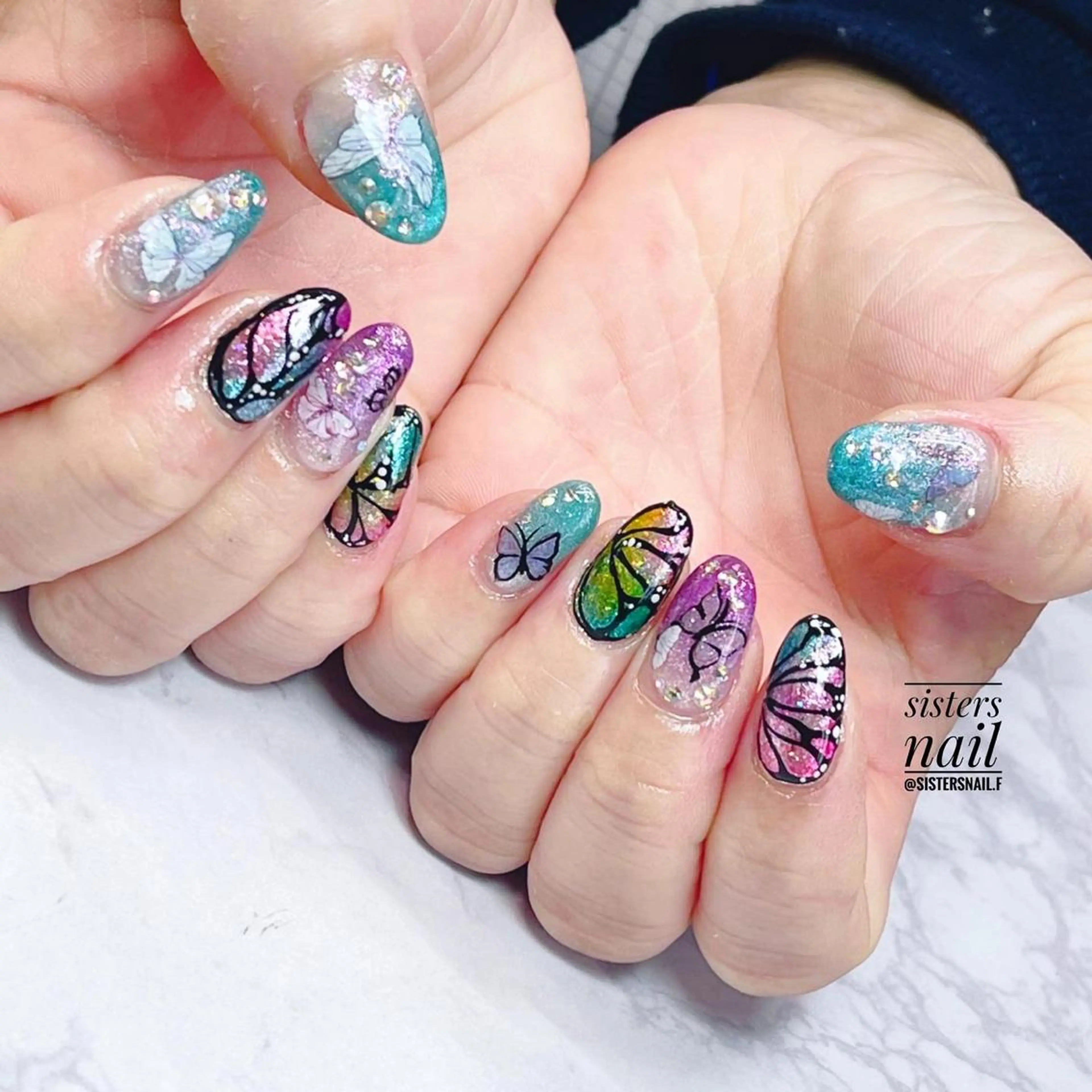 ネイル アートネイル ブルー グラデーション キラキラネイル ラメ(グリッター) sisters nail.fのネイルデザイン