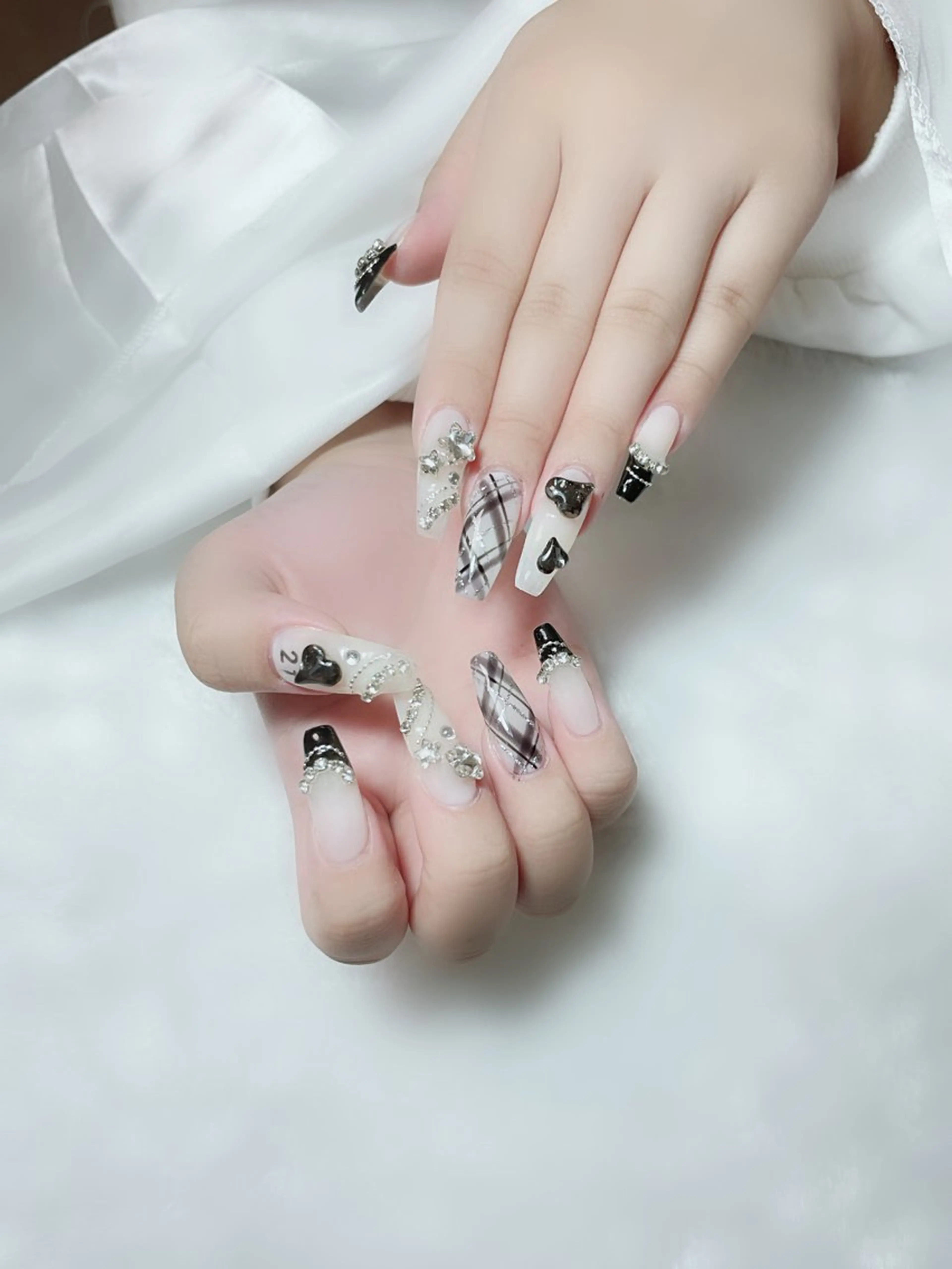 ネイル Amina nail salonのネイルデザイン