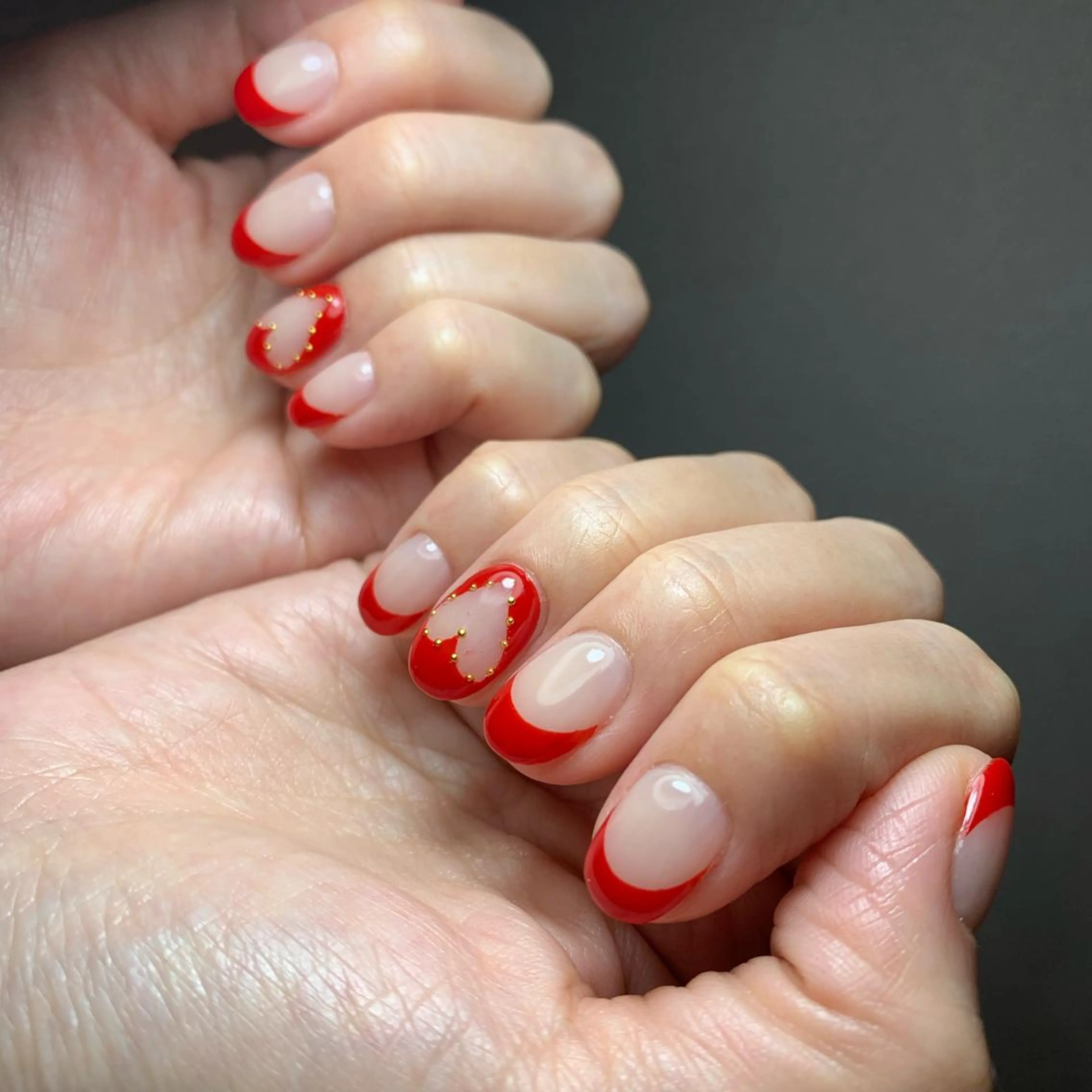 ネイル フレンチネイル ハート 赤色 salon Noelのネイルデザイン