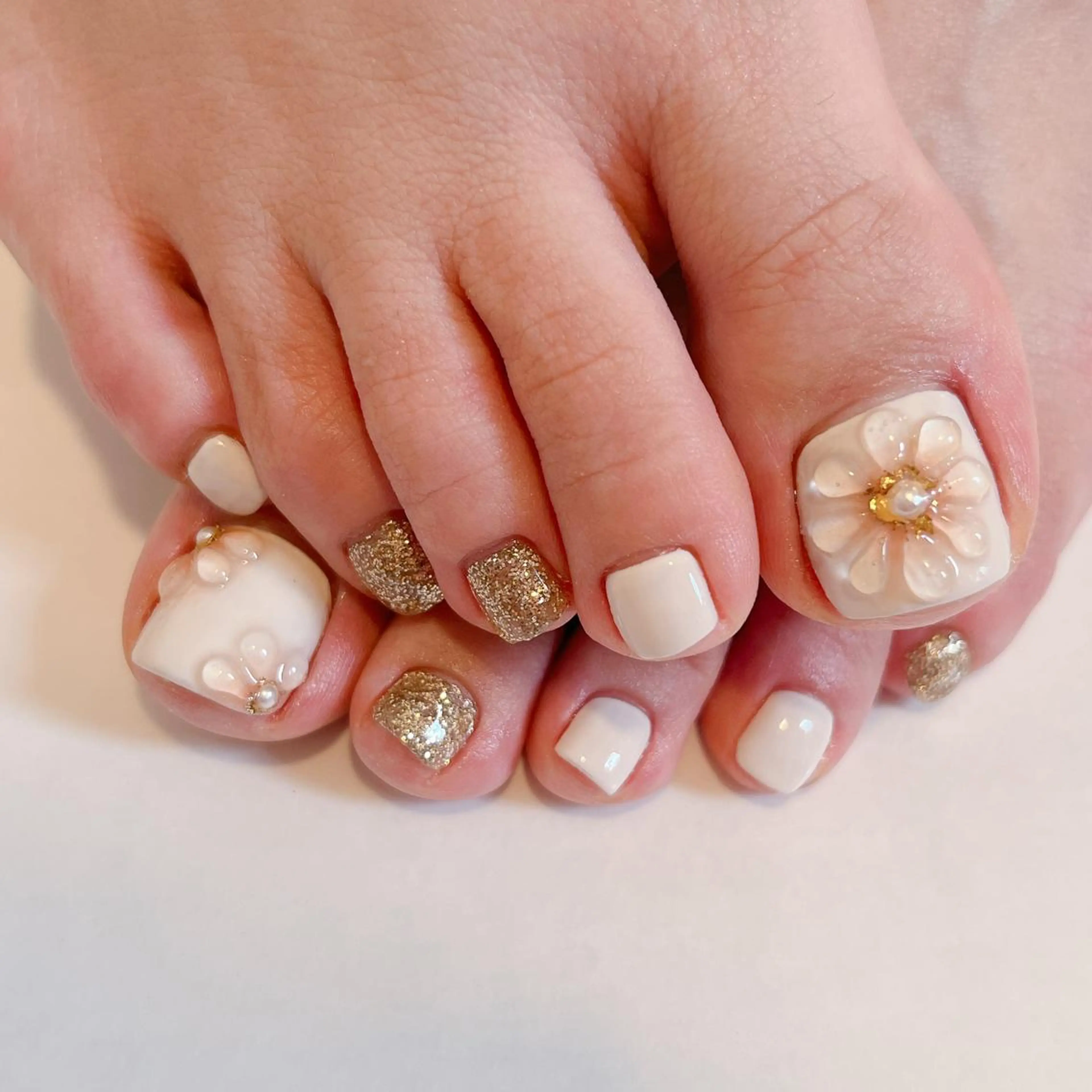 FOOTジェルコース➕角質除去➕親指2本アート付きの写真