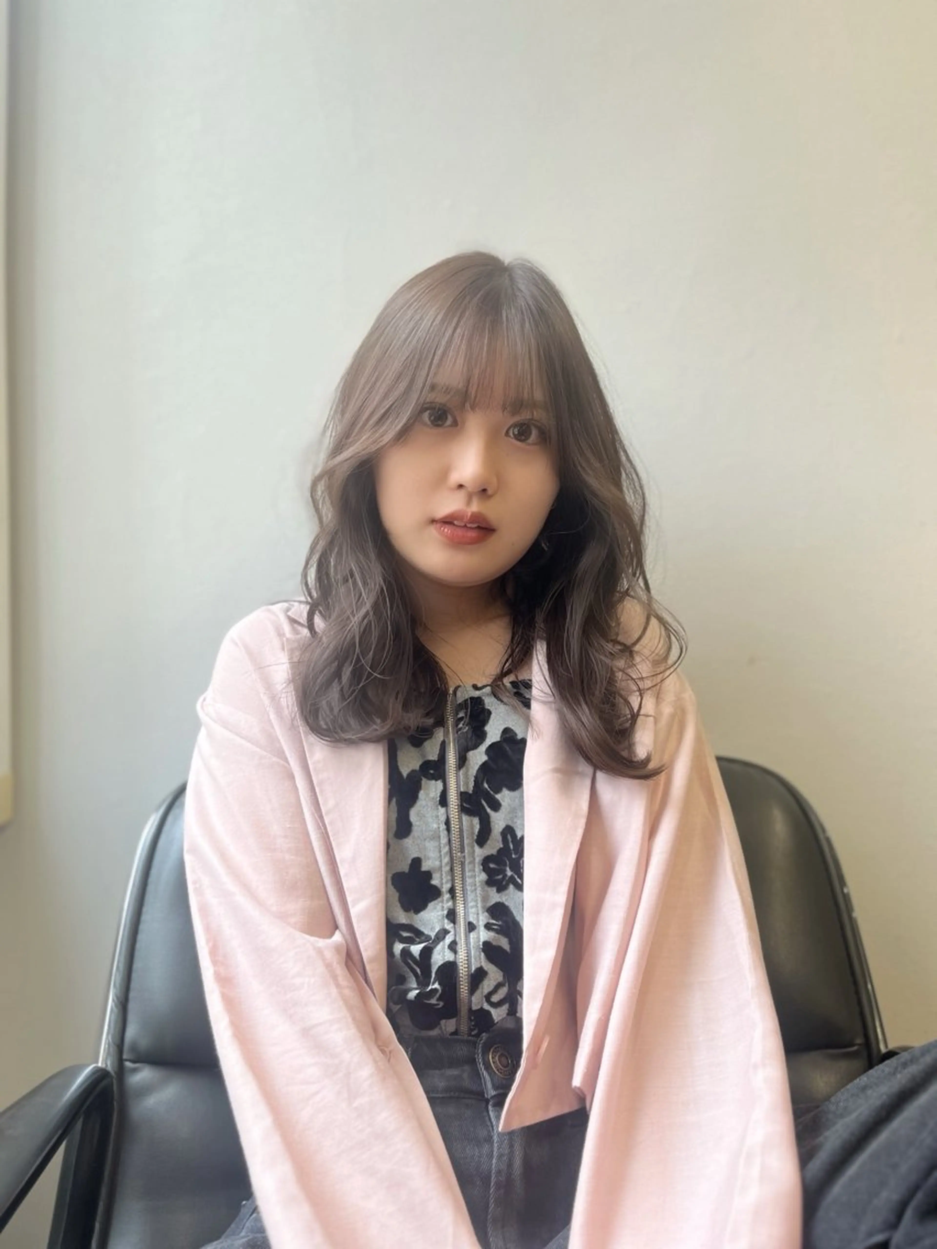 セミロング カラー ブリーチ デザインカラー ハイトーンカラー 髪質改善 縮毛矯正 ヘアカラー JIN/暖色カラー /髪質改善/艶髪のヘアスタイル