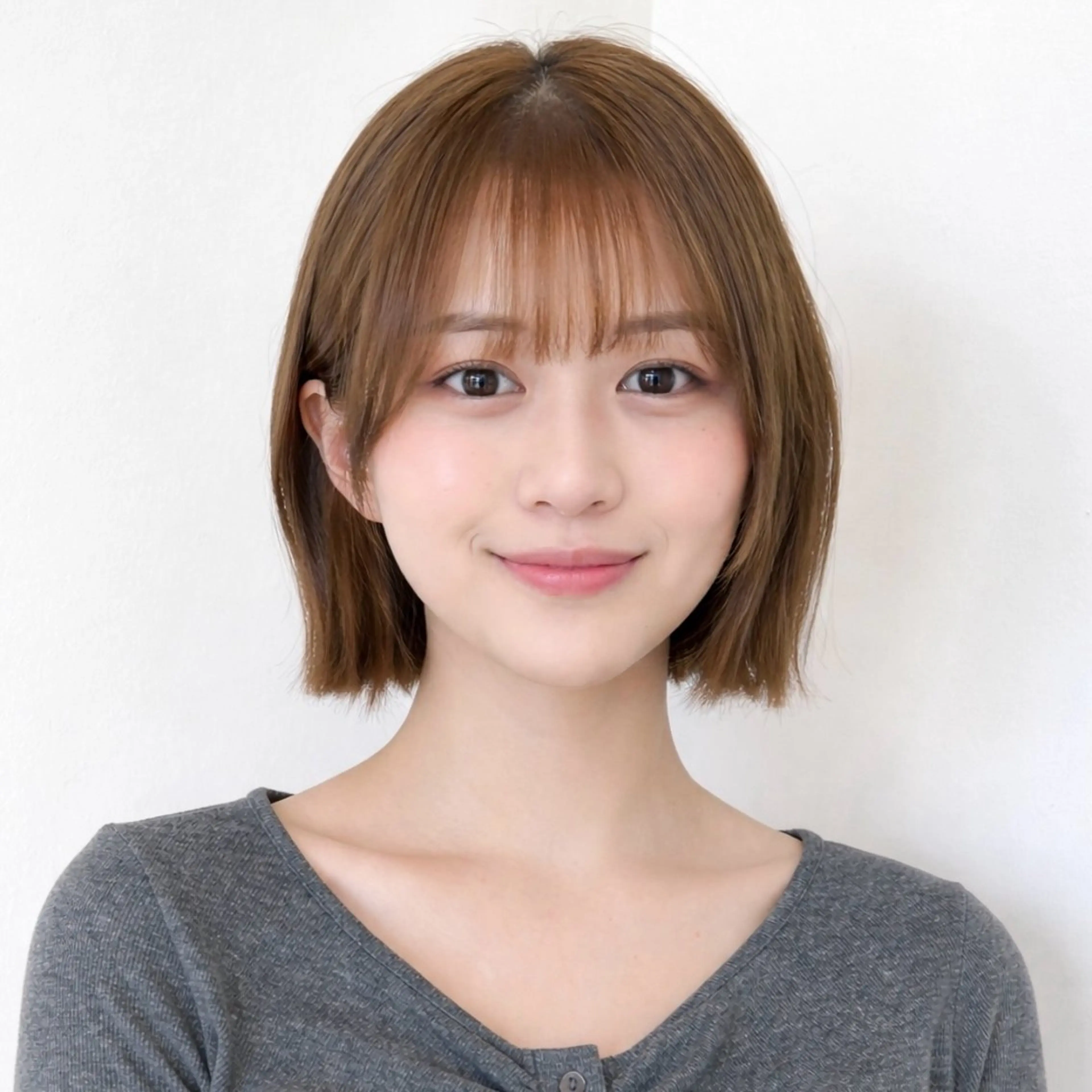 ミディアム カット ヘアカラー ボブ・レイヤー🎀 エミリのヘアスタイル