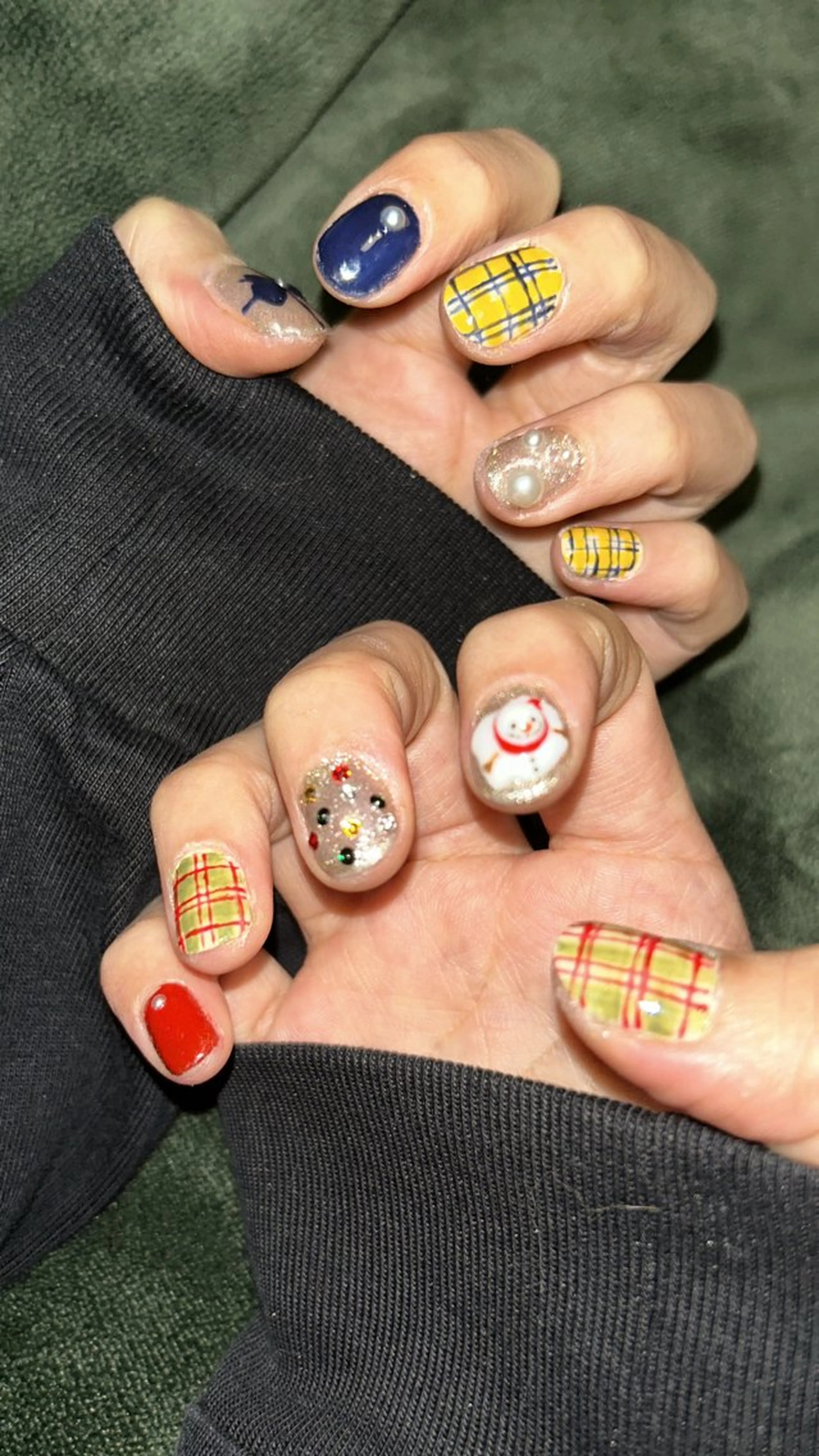 ネイル 冬ネイル クリスマス フォルビチローロ所属・moritou harunaのネイルデザイン