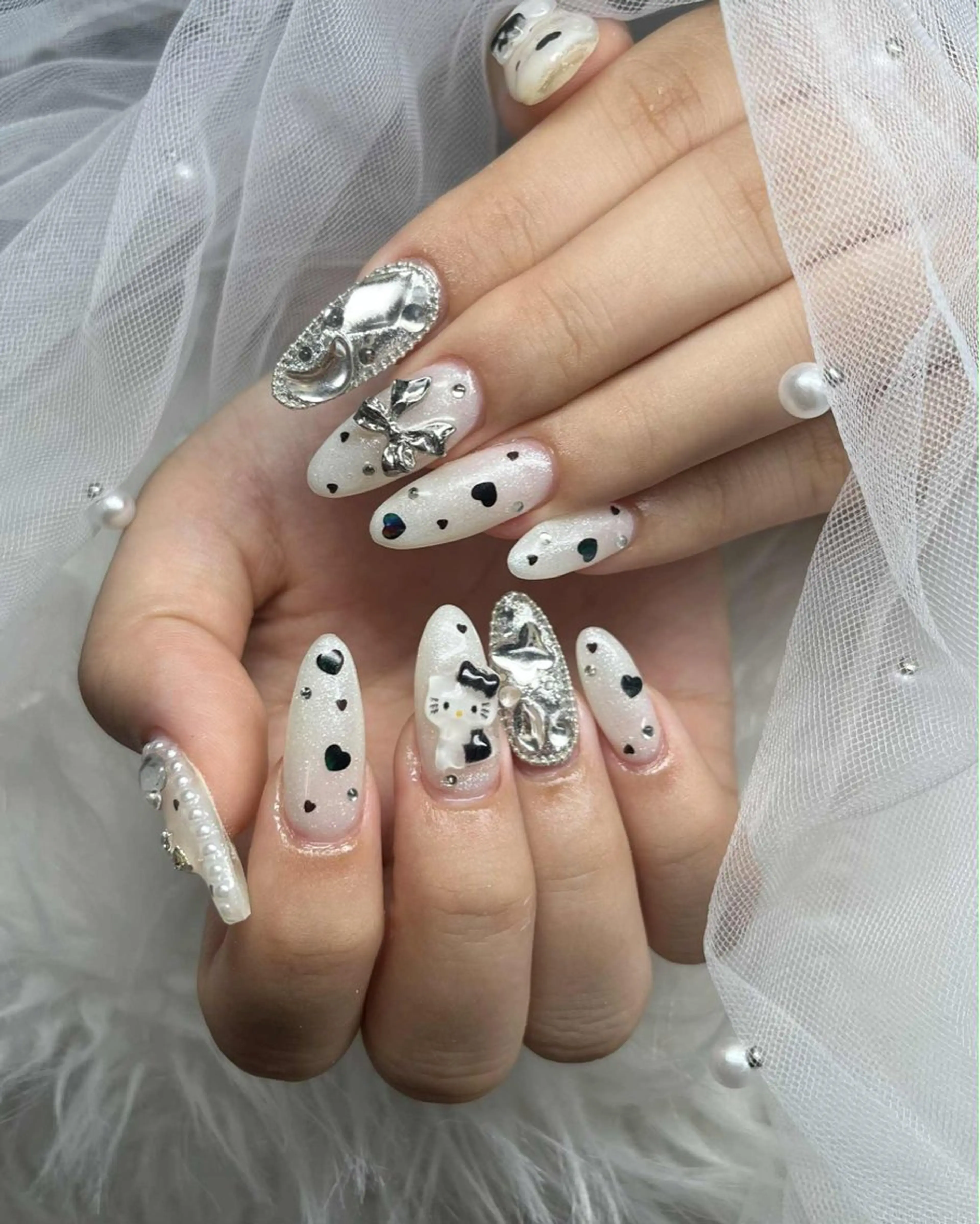 ネイル オーロラネイル フレンチネイル ジェルネイル ハロウィン キラキラネイル ハンドネイル H.baby Nail Salonのネイルデザイン