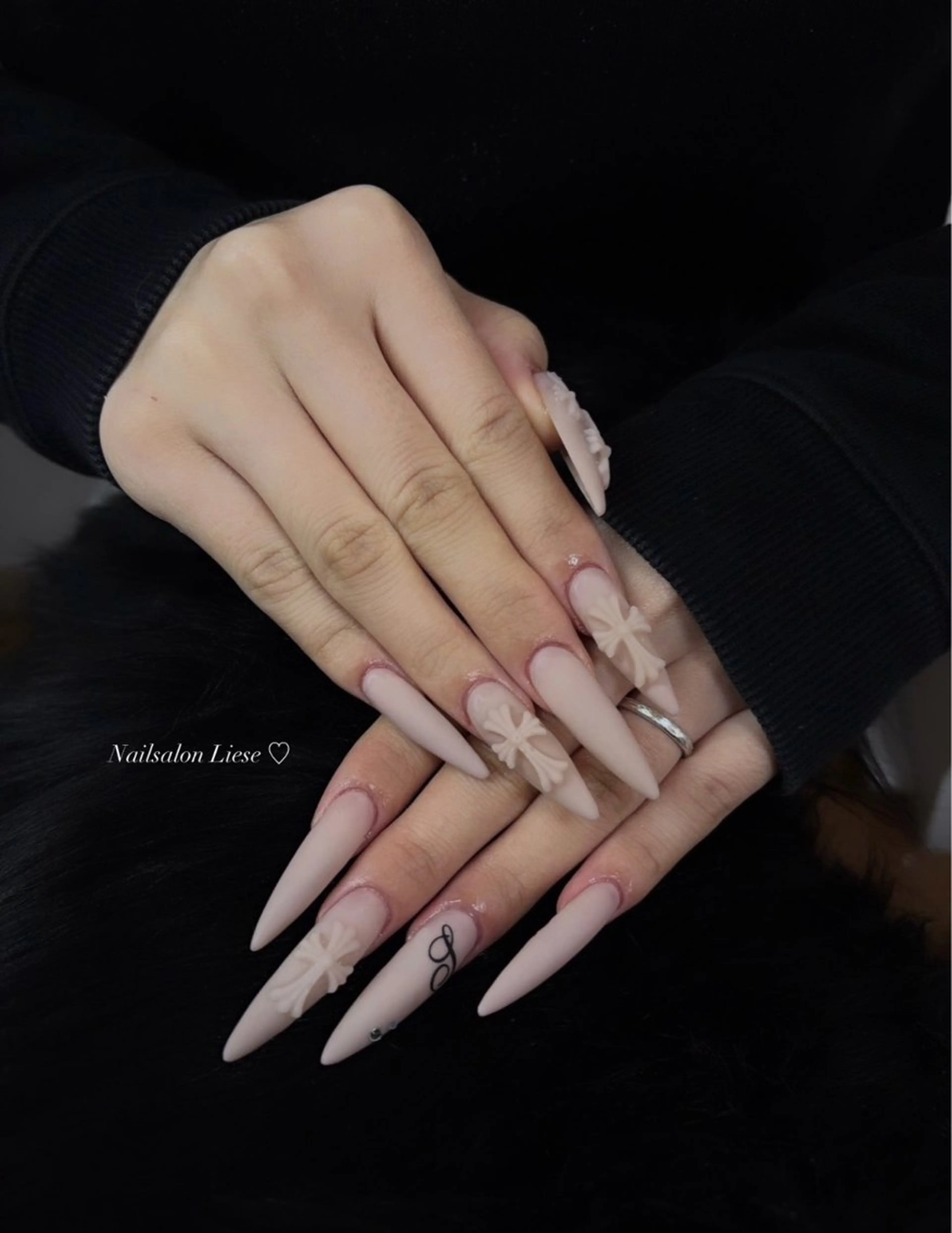 ネイル ハンドネイル 𝑵𝒂𝒊𝒍𝒔𝒂𝒍𝒐𝒏 𝑳𝒊𝒆𝒔𝒆所属・𝐋𝐢𝐞𝐬𝐞 𝐘𝐔𝐈のネイルデザイン