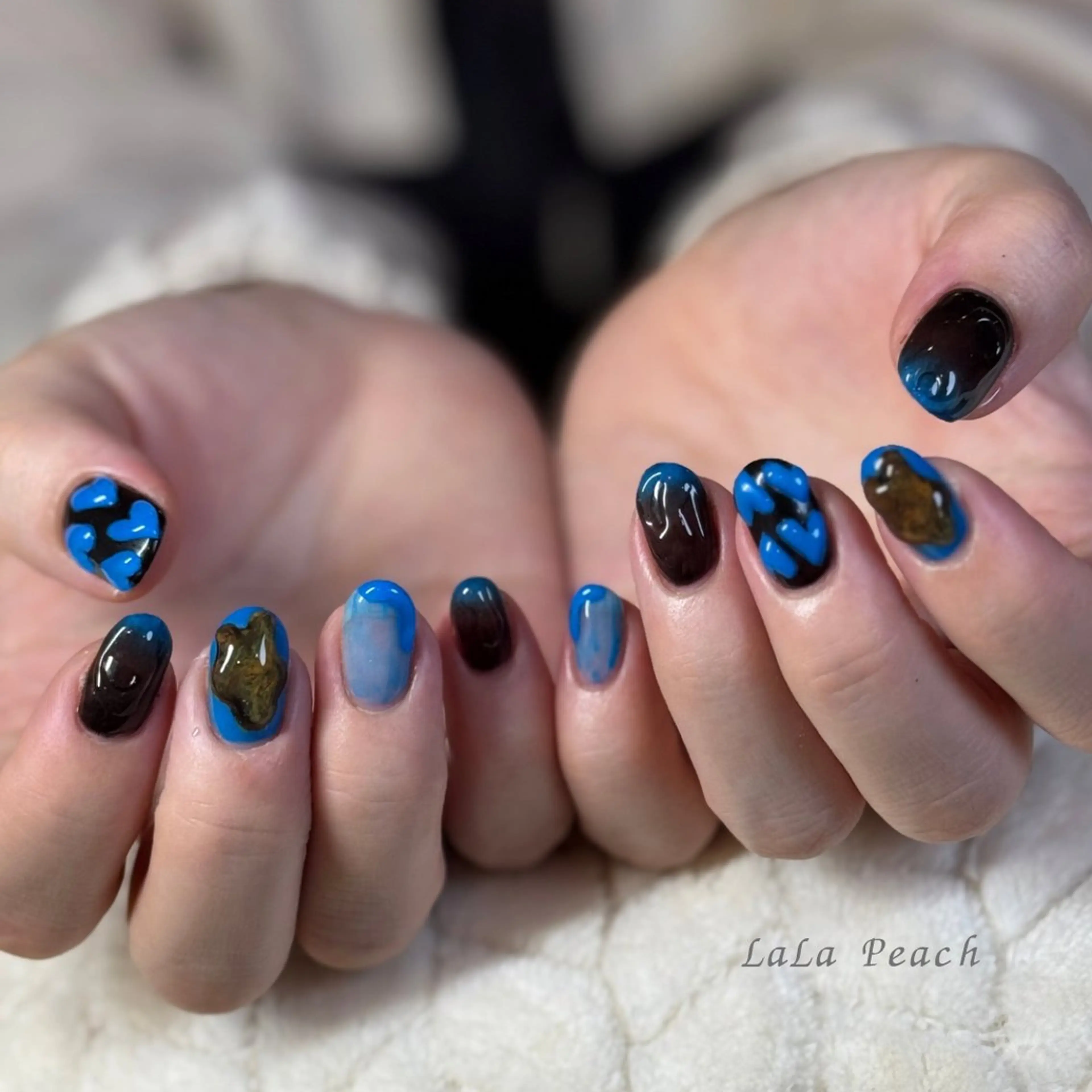 ネイル ブルー ブラウン ジェルネイル グラデーション ニュアンスネイル ハンドネイル LaLa Peach 福岡のマツエク・マツパデザイン