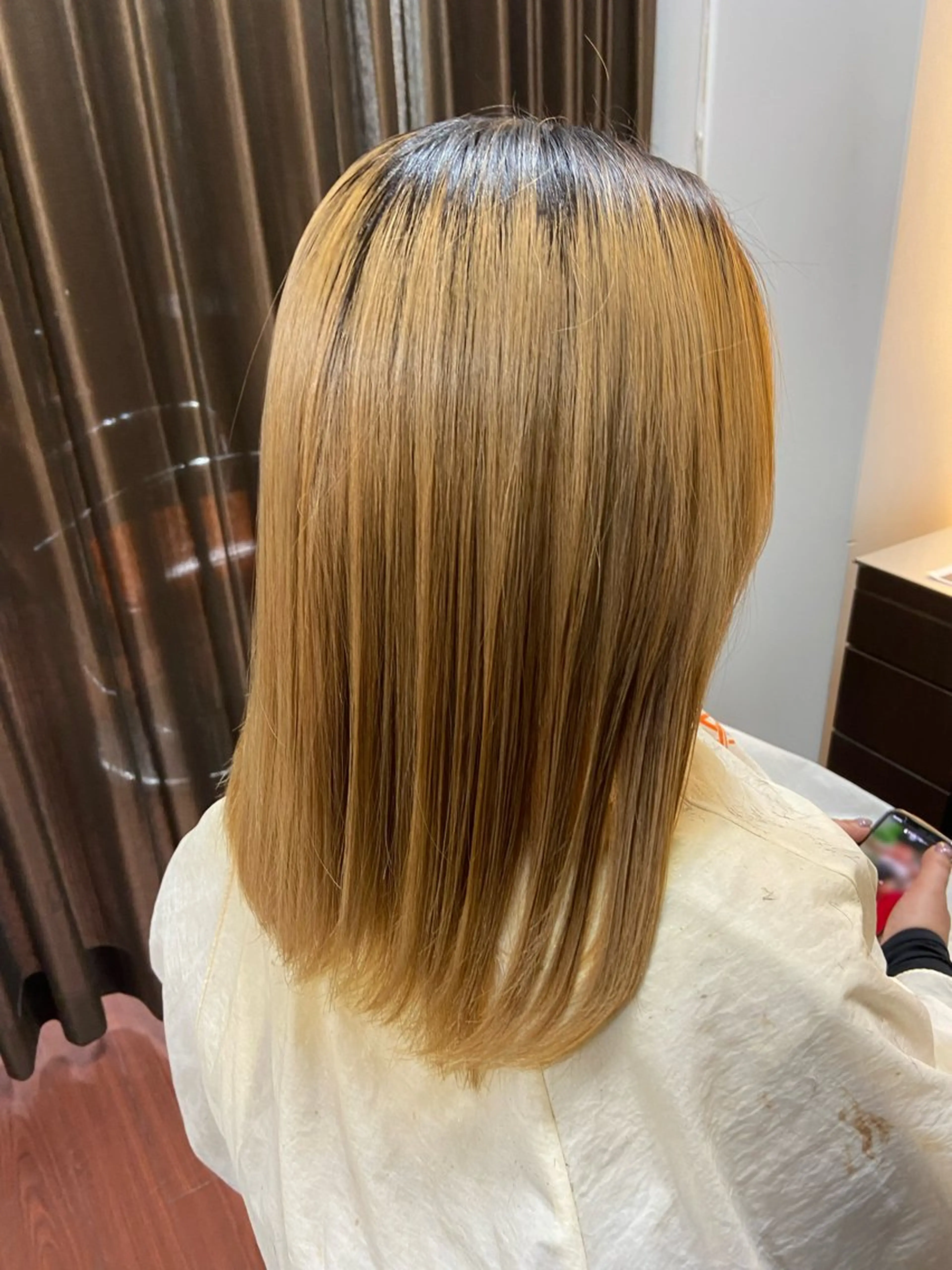 セミロング 瀧下 唯のヘアスタイル