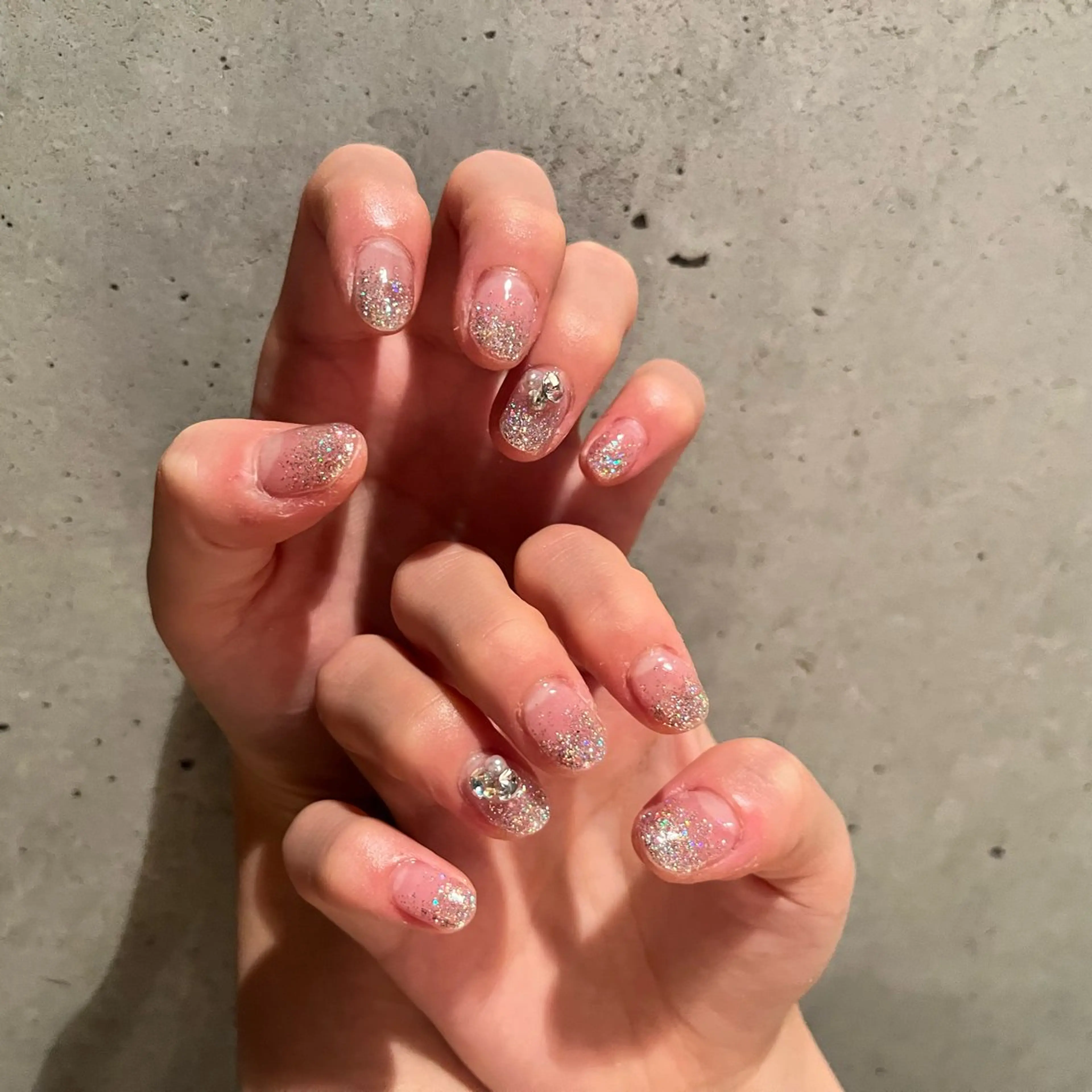 ネイル キラキラネイル ラメ(グリッター) ラメグラデーション ハンドネイル DariL Ayaのネイルデザイン