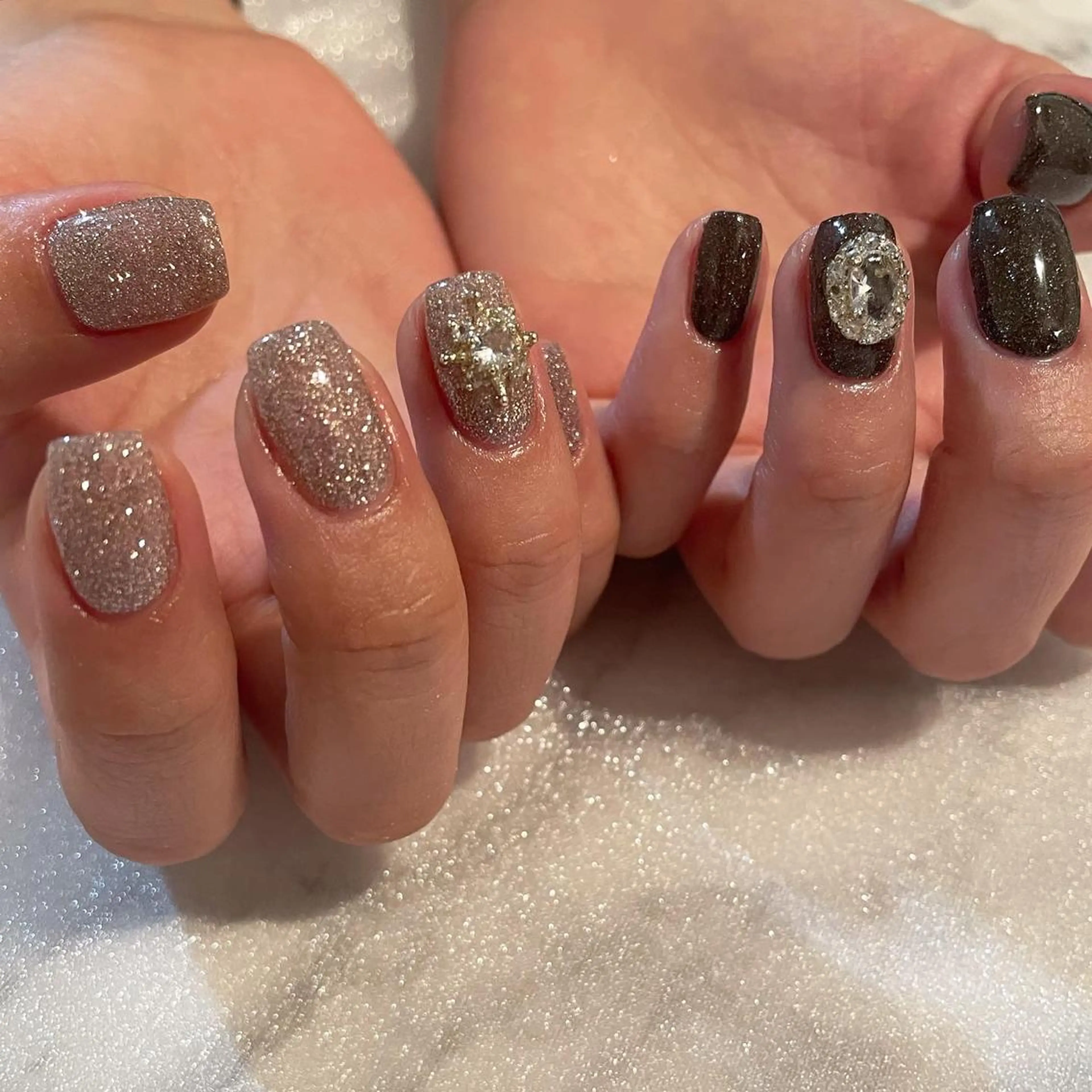 ネイル フラッシュネイル ガーリー キラキラネイル ニュアンスネイル ハンドネイル ハンドケア lyly.nail所属・lylynail YUUKAのネイルデザイン