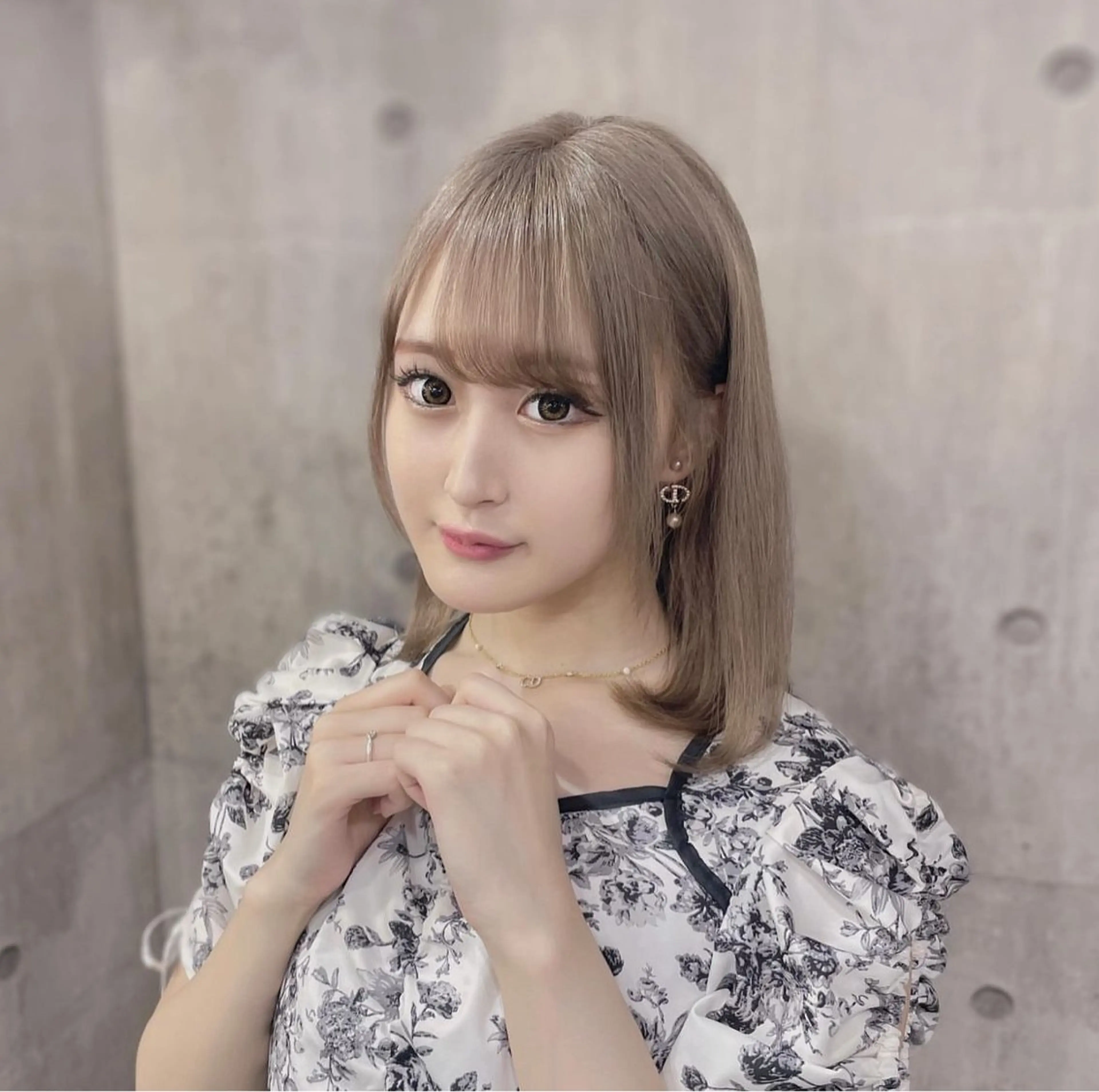 ミディアム カラー シールエクステ ベージュカラー ブリーチ ダブルカラー ハイトーンカラー カット ヘアカラー トリートメント MIRAC所属・Ryoichi⛓️ 韓国ヘア/ハイトーンのヘアスタイル