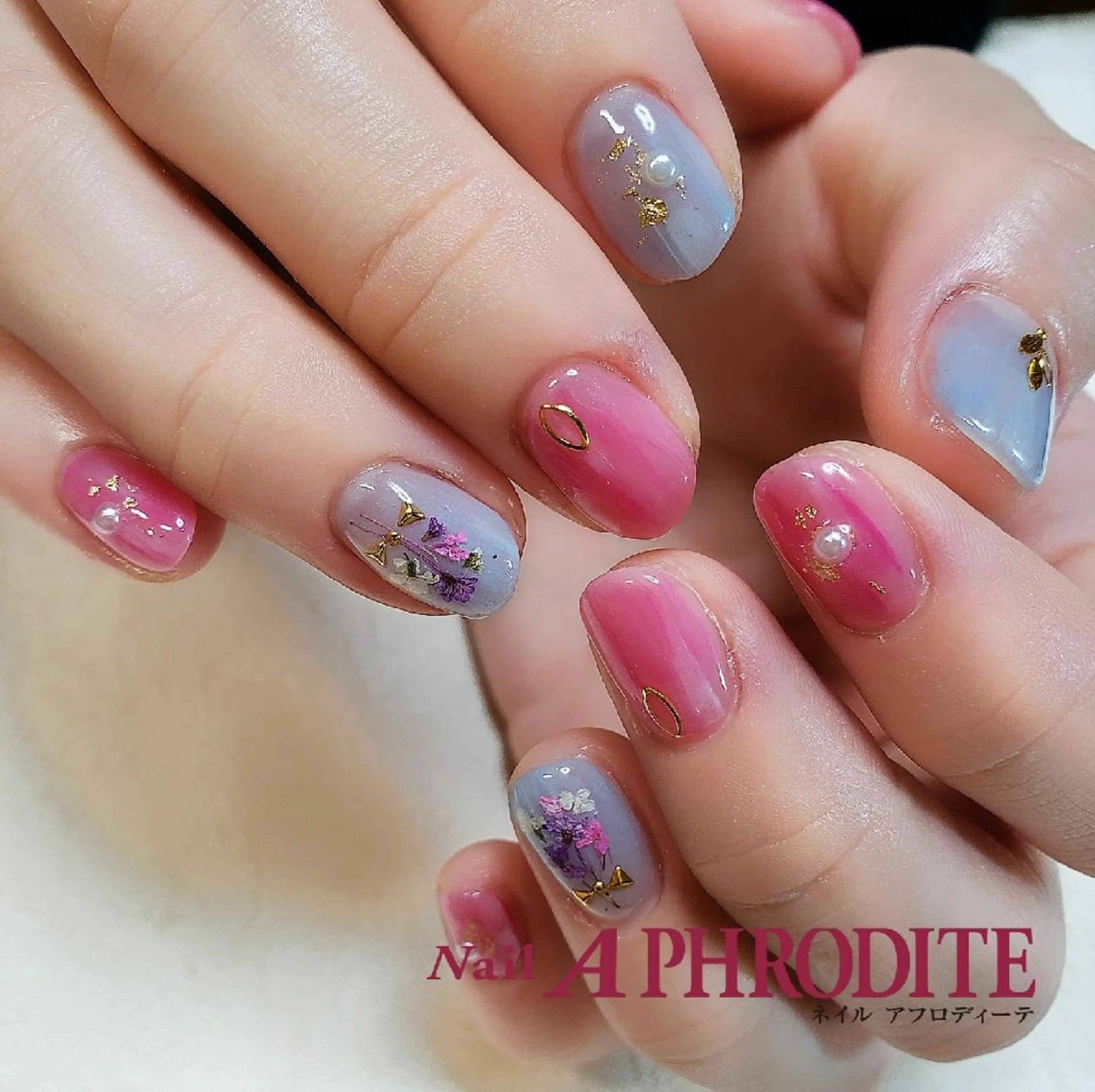 ネイル ニュアンスネイル Nail  Aphroditeのネイルデザイン