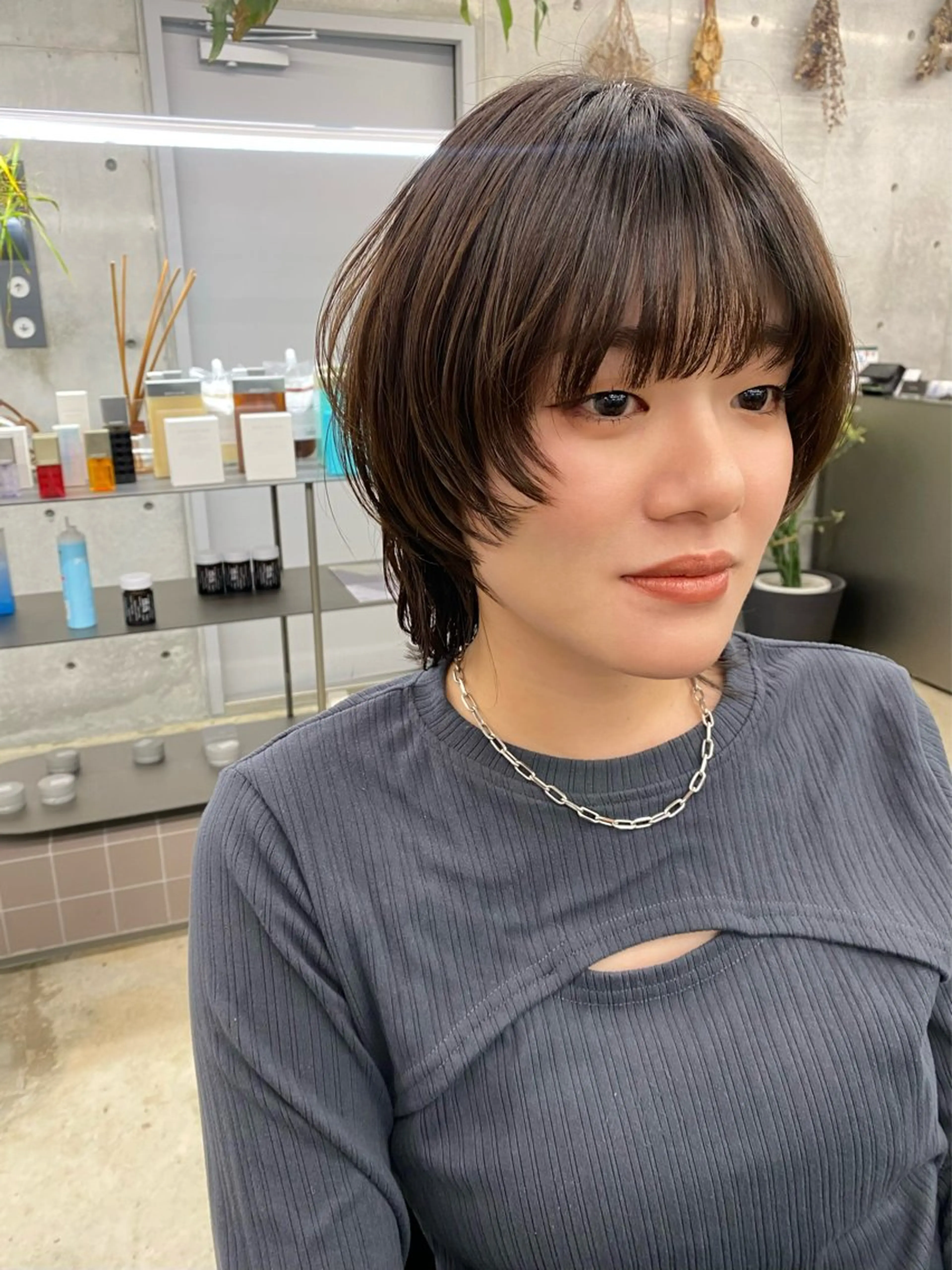 ミディアム カラー 透明感カラー ウルフカット カット ヘアカラー トリートメント 似合わせカット レイヤー/ボブのヘアスタイル