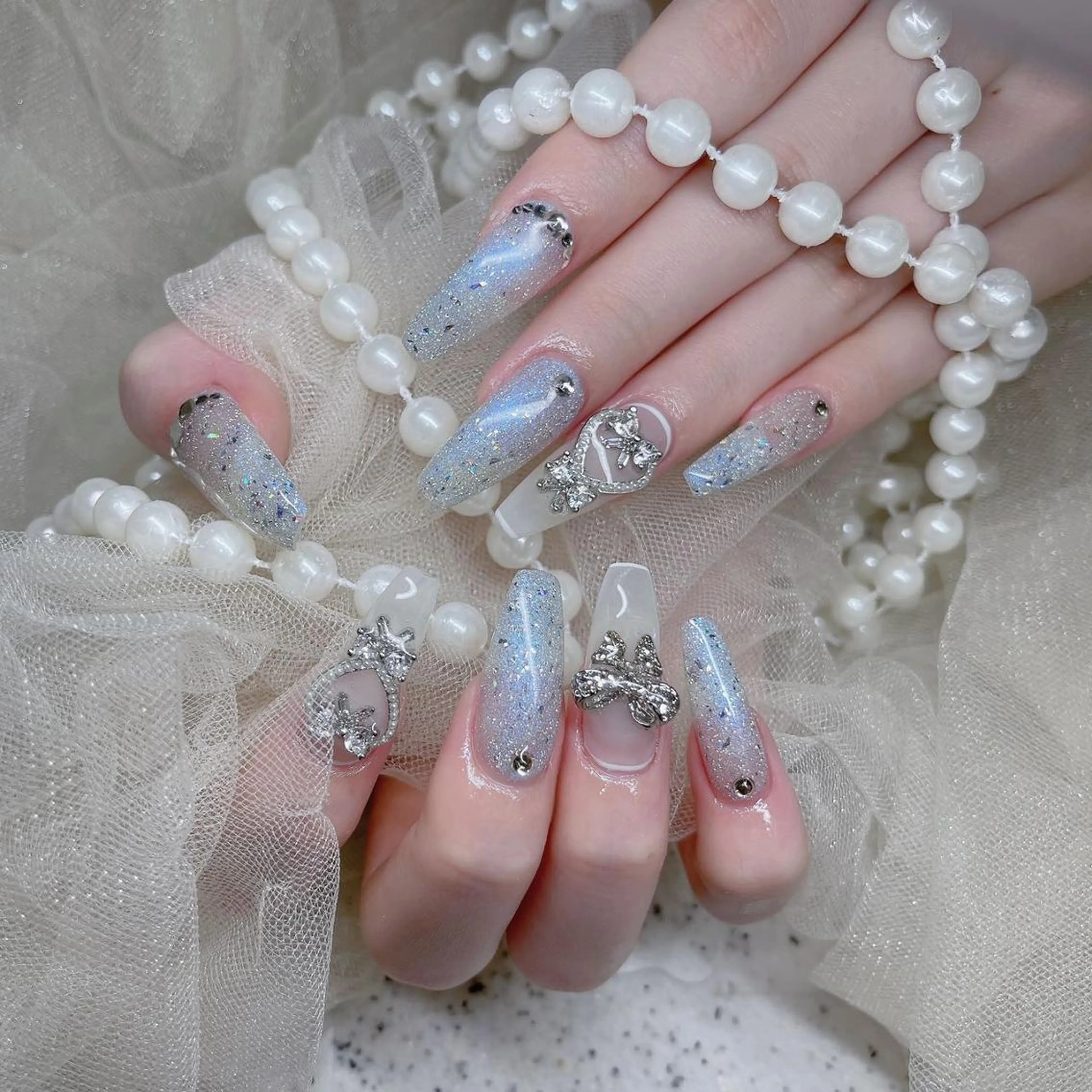 ネイル ハンドネイル Queens ciciのネイルデザイン