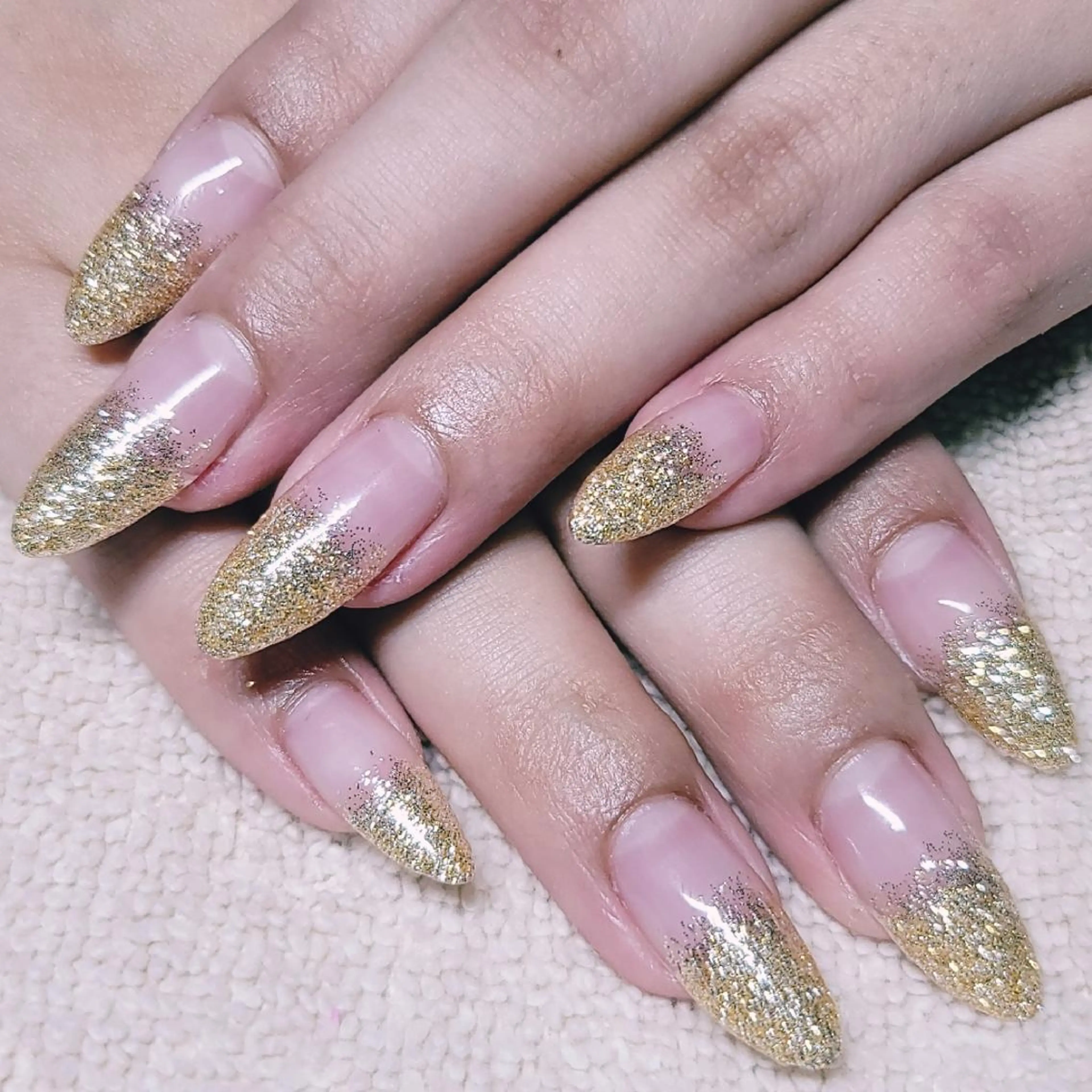 ネイル ゴールド グラデーション ラメ(グリッター) ワンカラーネイル ハンドネイル よしだ ひろきのネイルデザイン